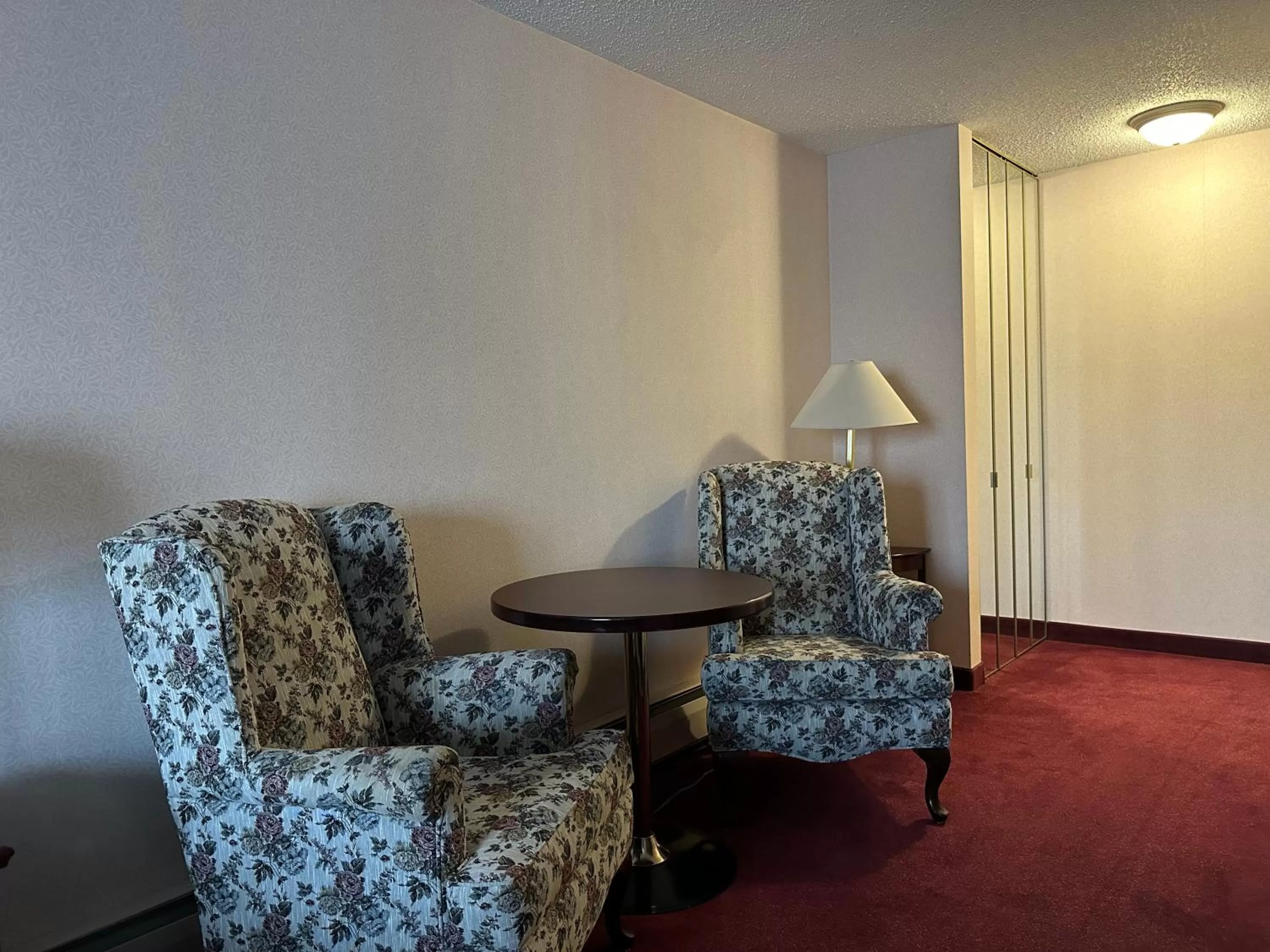 Super 8 by Wyndham Lethbridge