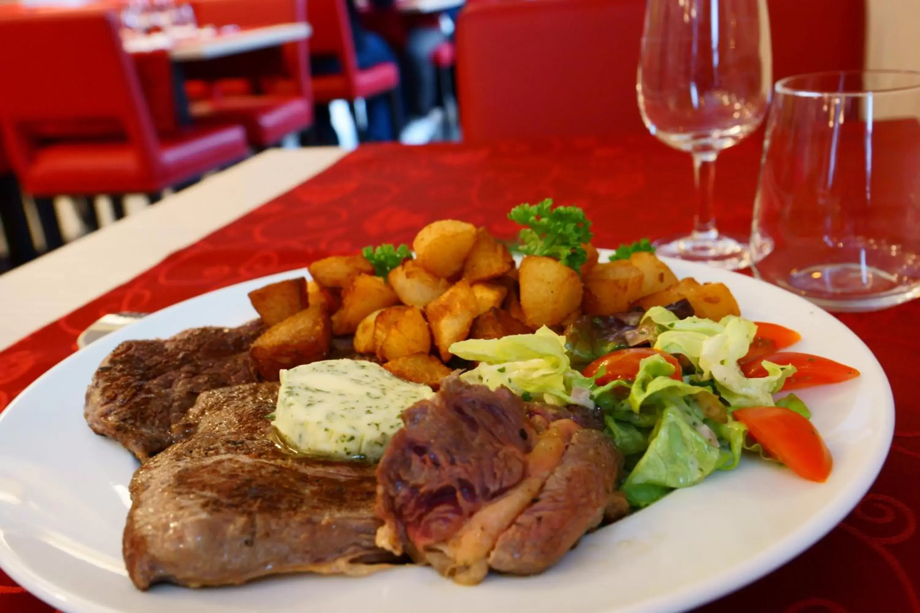 Restaurant/places to eat in Brit Hotel Brive La Gaillarde - Restaurant La Limousine