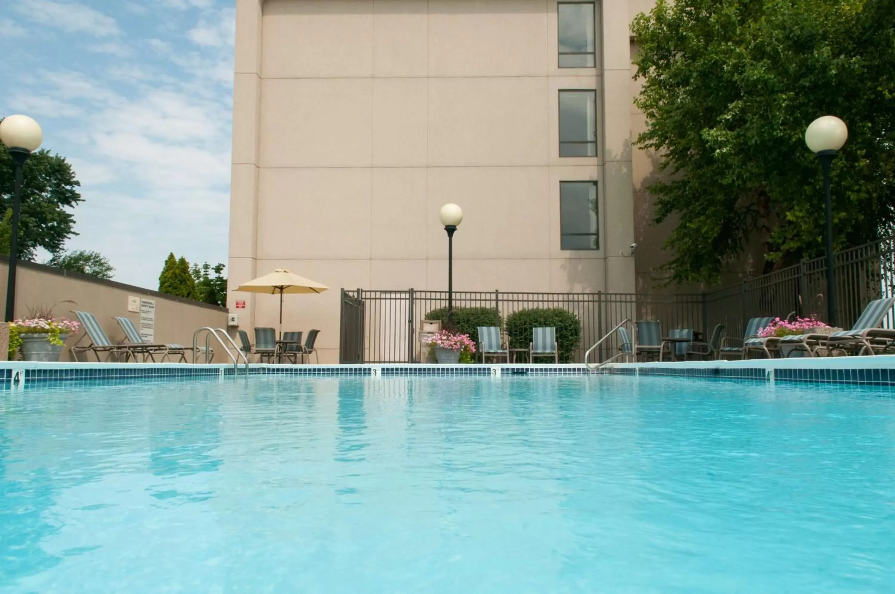 Pool view, Swimming Pool in Hampton Inn Clarksville