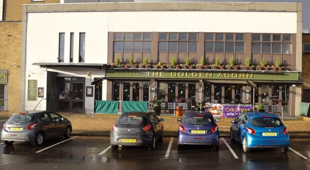 Facade/entrance, Property Building in The Golden Acorn Wetherspoon