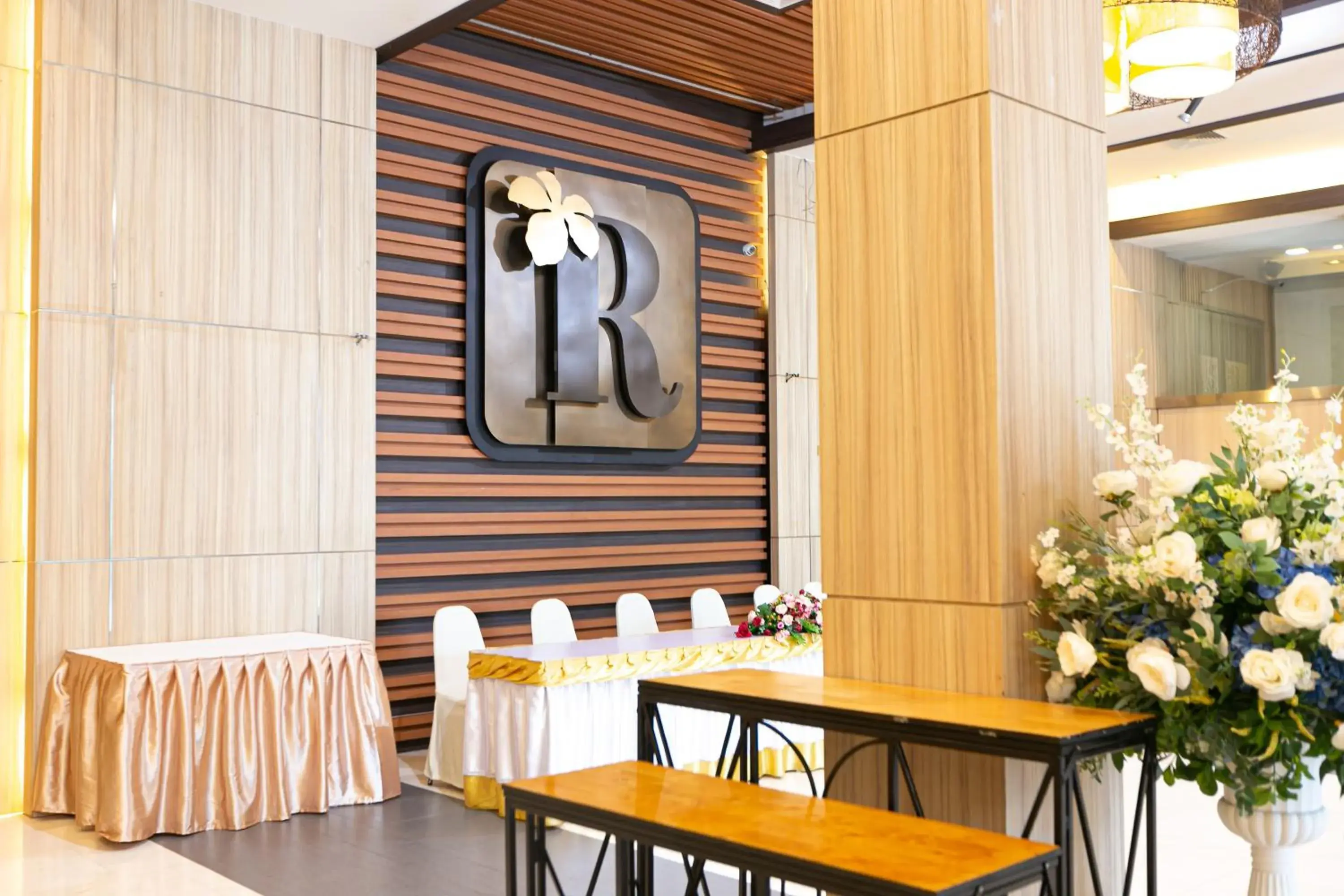 Banquet/Function facilities, Restaurant/Places to Eat in Grand Ratchapruek Hotel