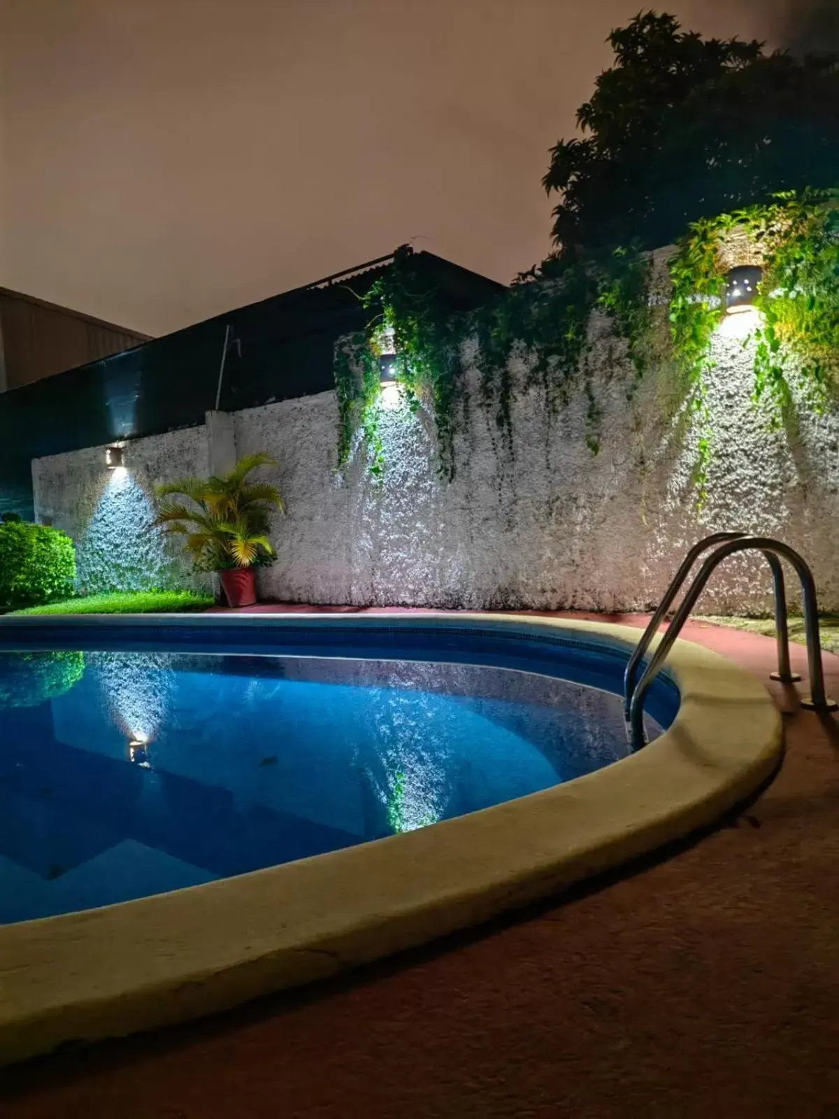 Property building, Swimming Pool in Hotel Casa Tago