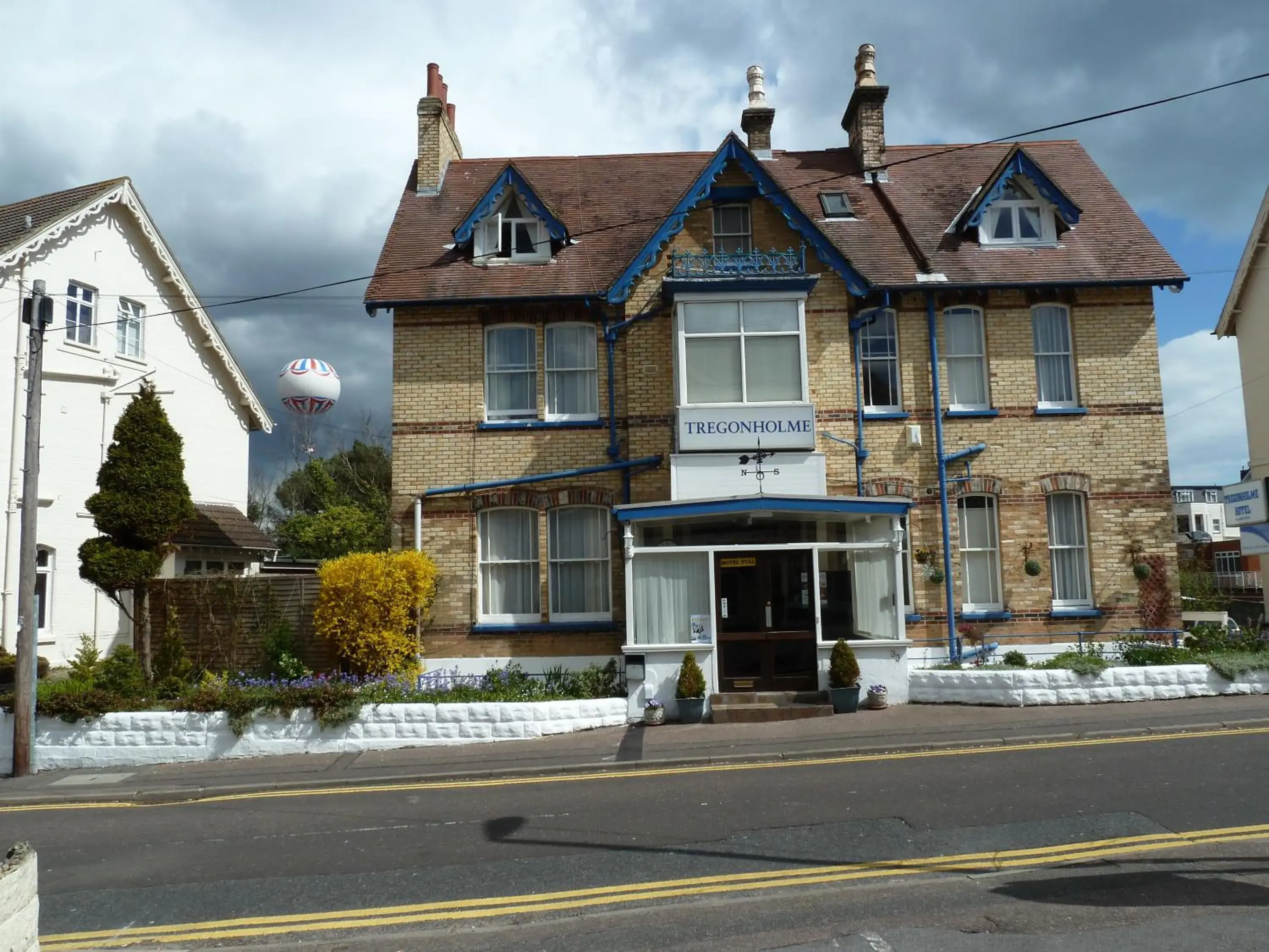 Restaurant/places to eat, Property Building in Tregonholme Hotel