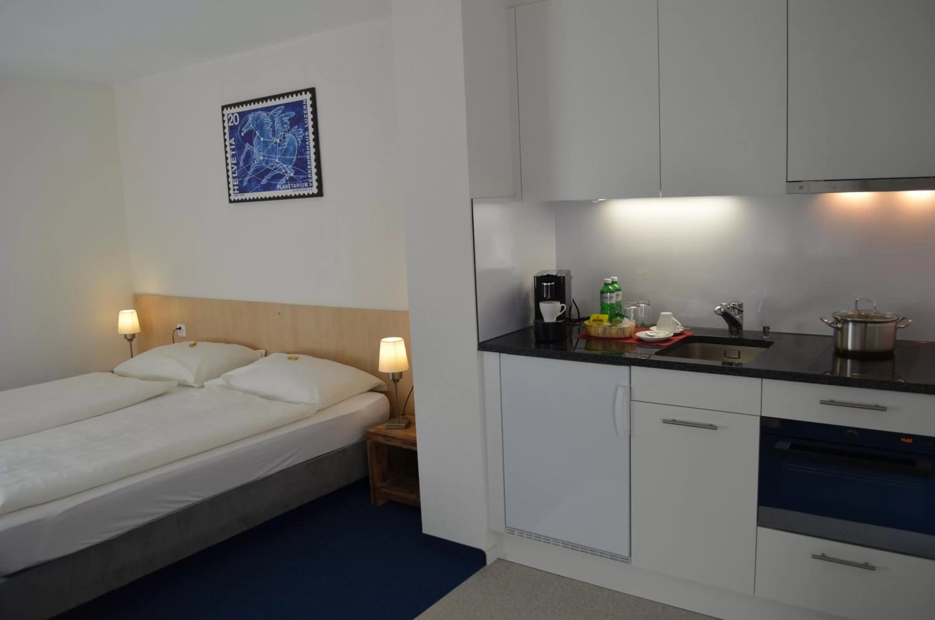 Photo of the whole room, Bed in Central Hotel Post