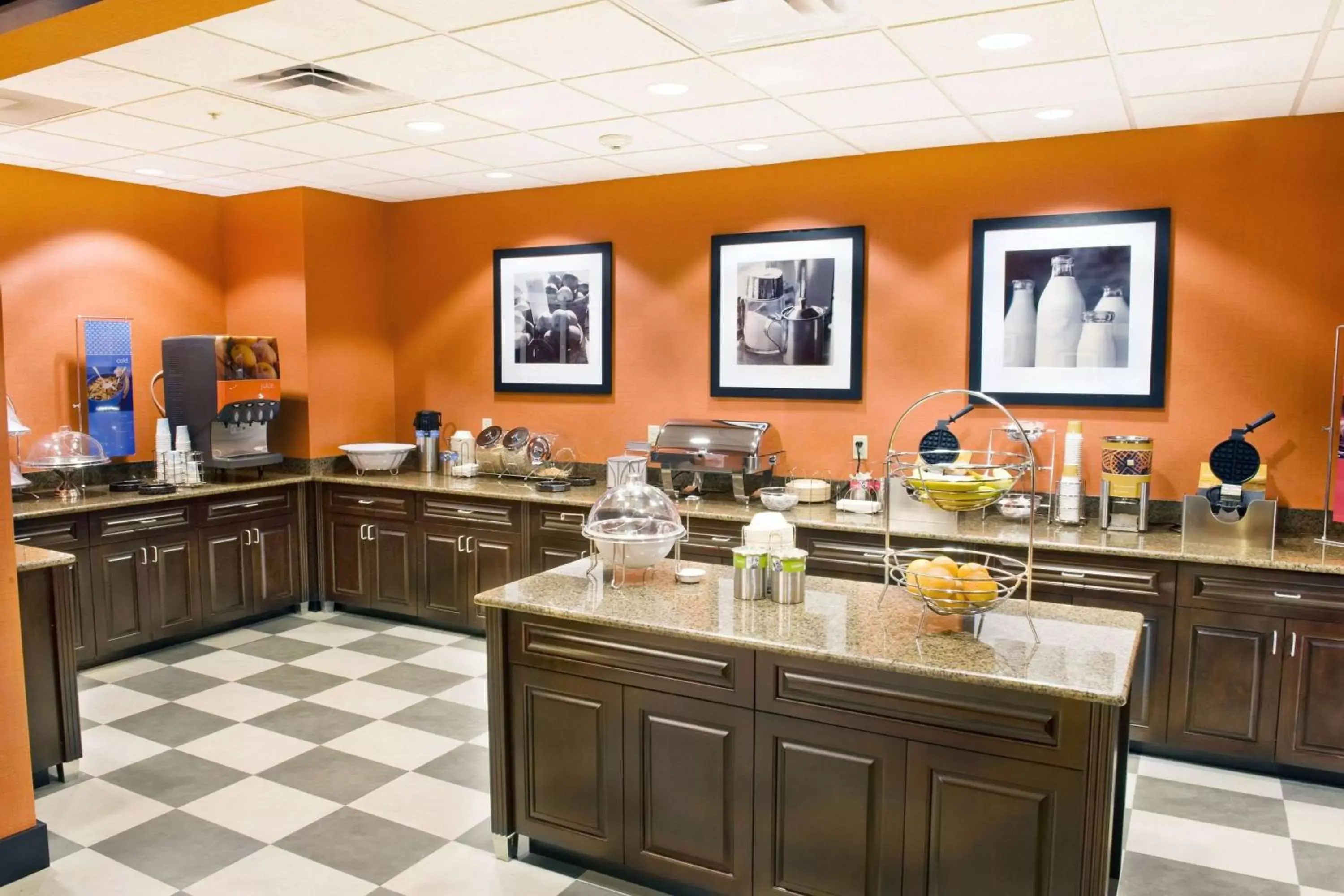 Dining area, Restaurant/Places to Eat in Hampton Inn Evansville Airport