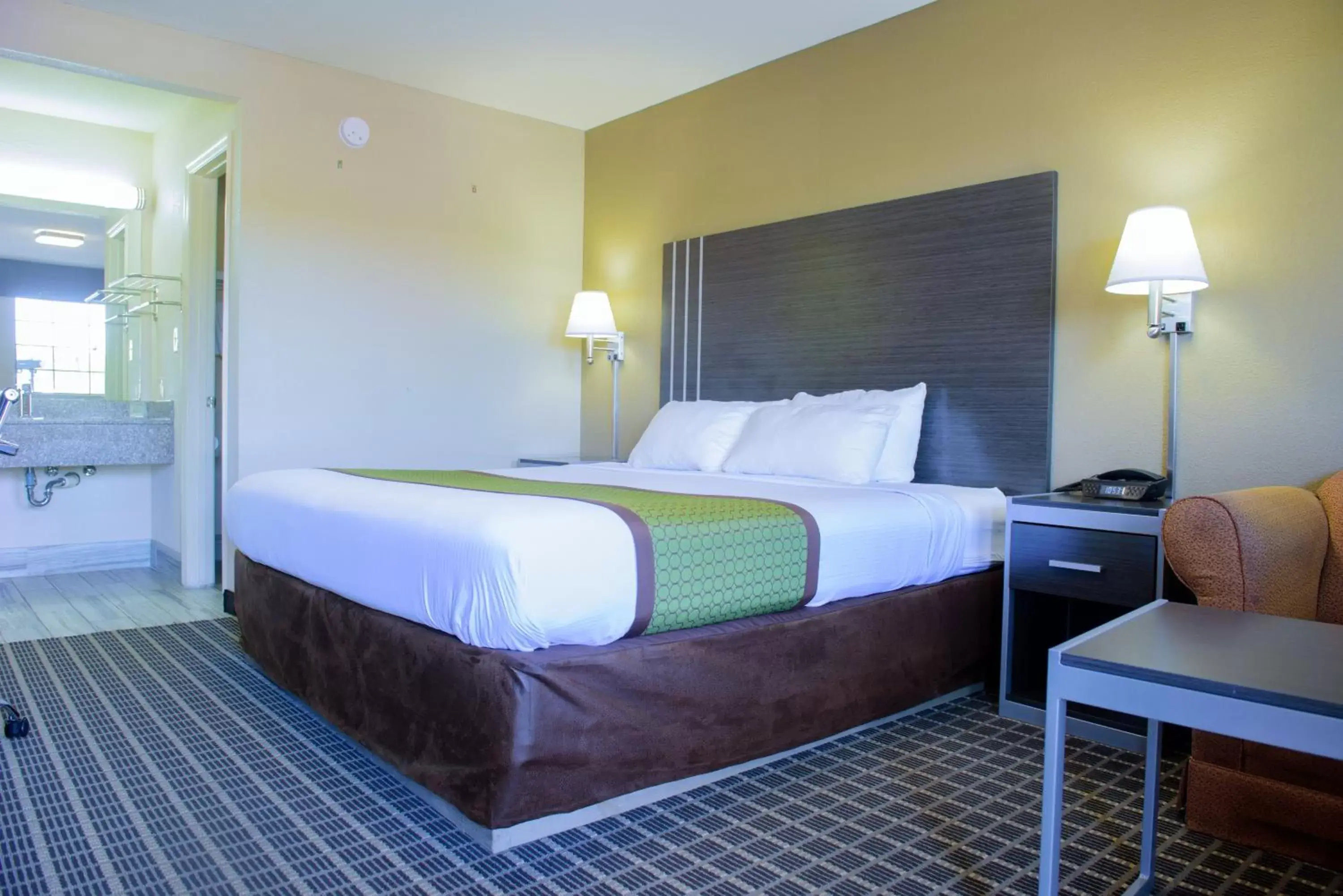 Bed in Days Inn & Suites by Wyndham Athens