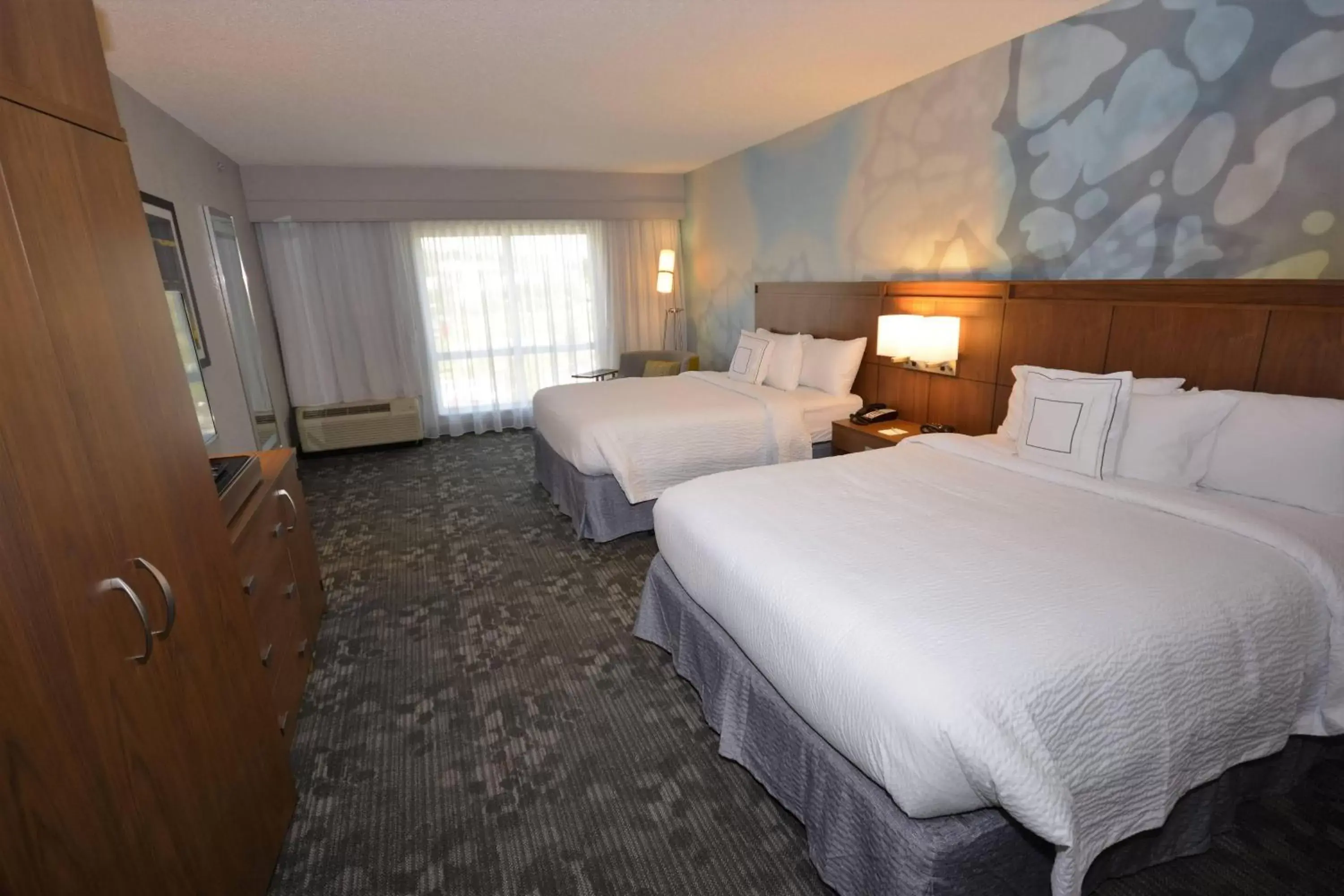 Photo of the whole room, Bed in Courtyard by Marriott Asheville Airport