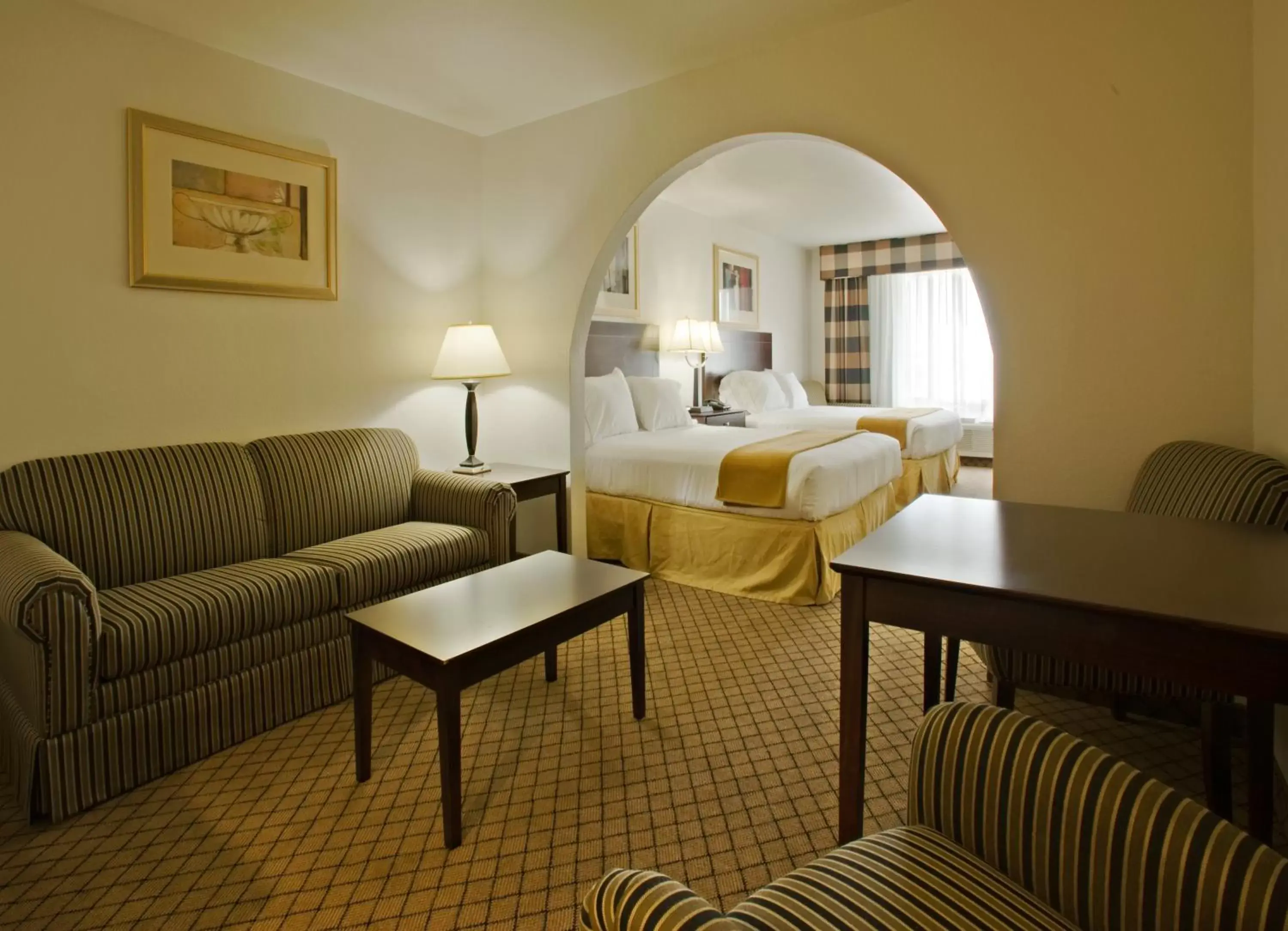 Photo of the whole room, Seating Area in Holiday Inn Express Childress, an IHG Hotel