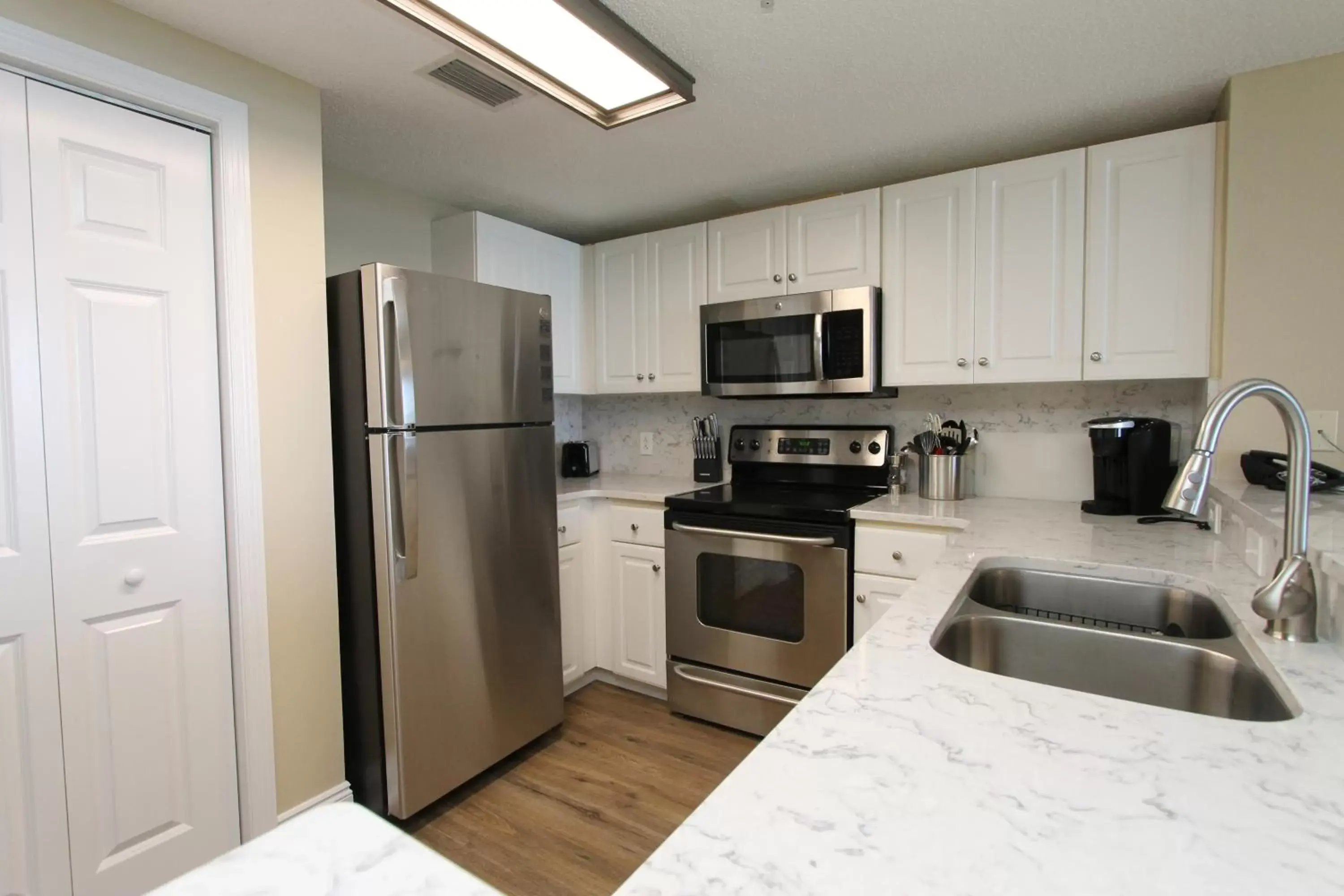 kitchen, Kitchen/Kitchenette in Majestic Beach Resort, Panama City Beach, Fl