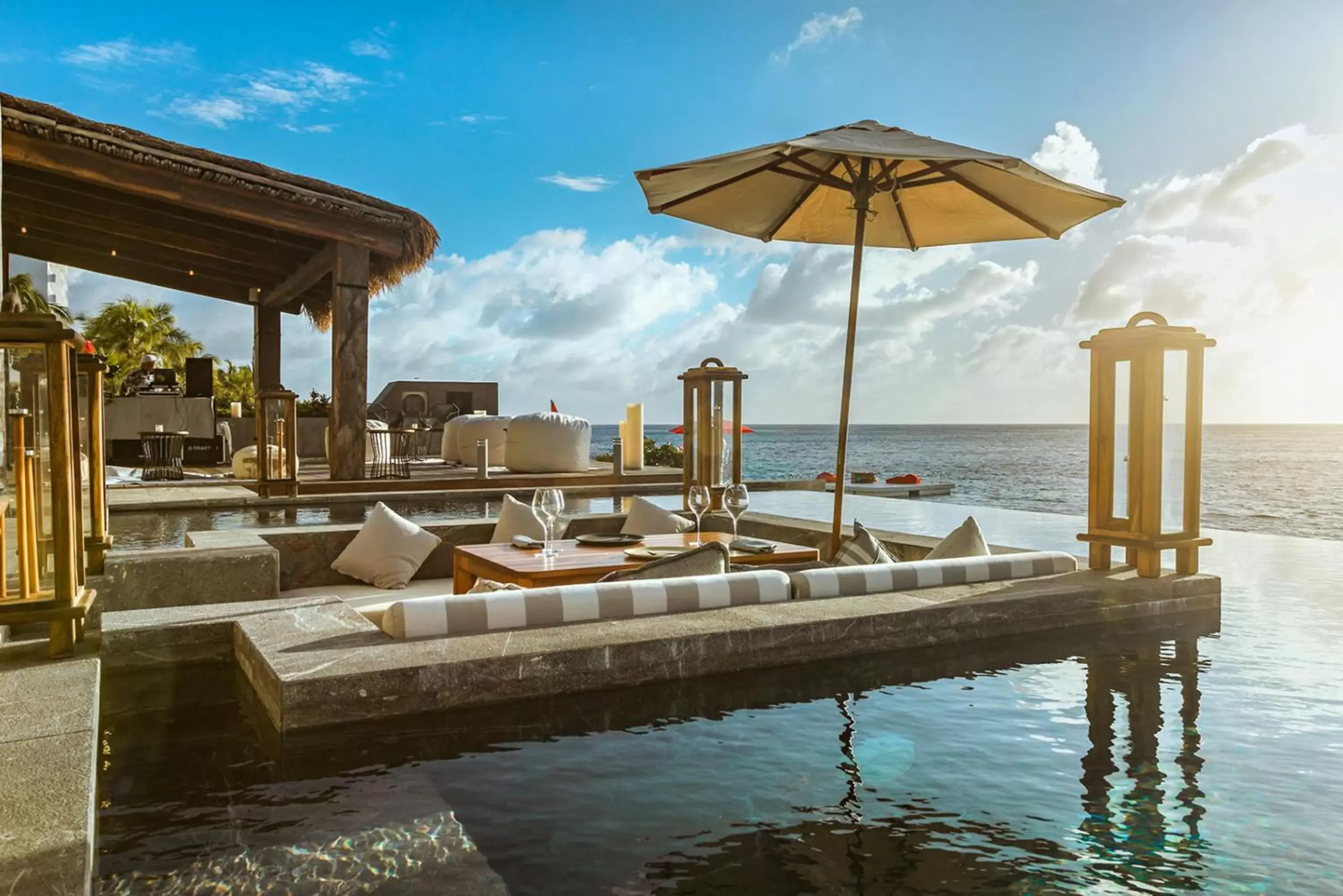 Swimming Pool in Hotel B Unique