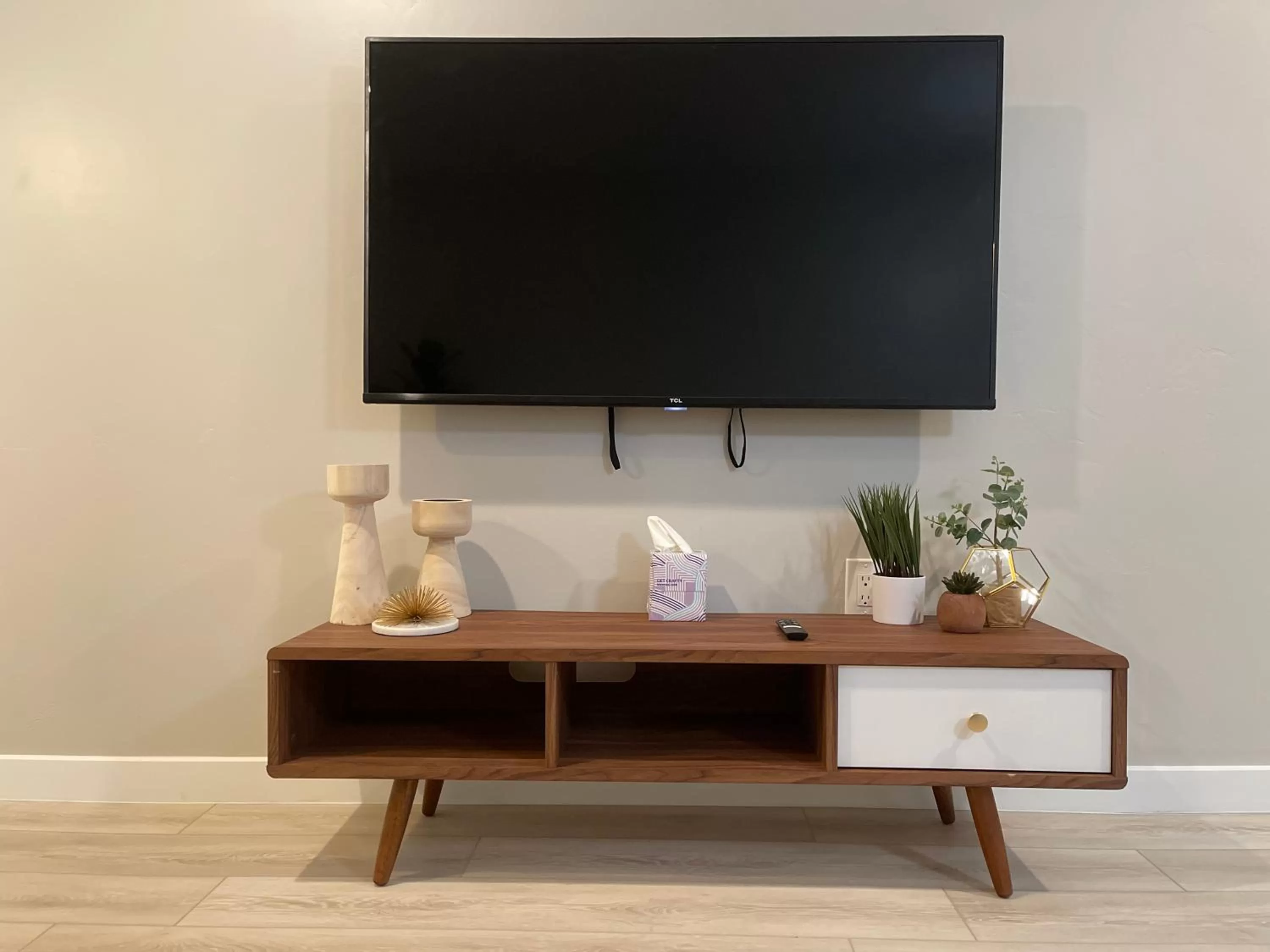 TV and multimedia in Arizona Sunset Inn & Suites