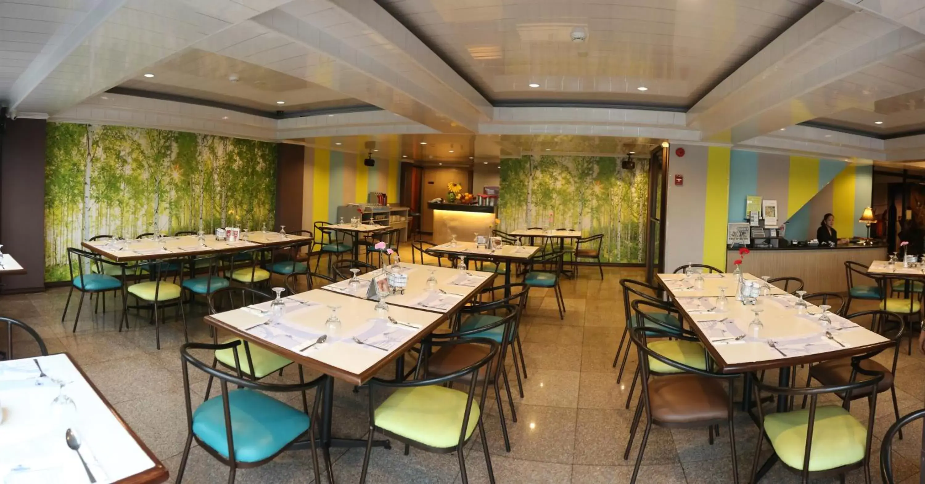 Restaurant/places to eat in Star Plaza Hotel Restaurant/places to eat in Star Plaza Hotel