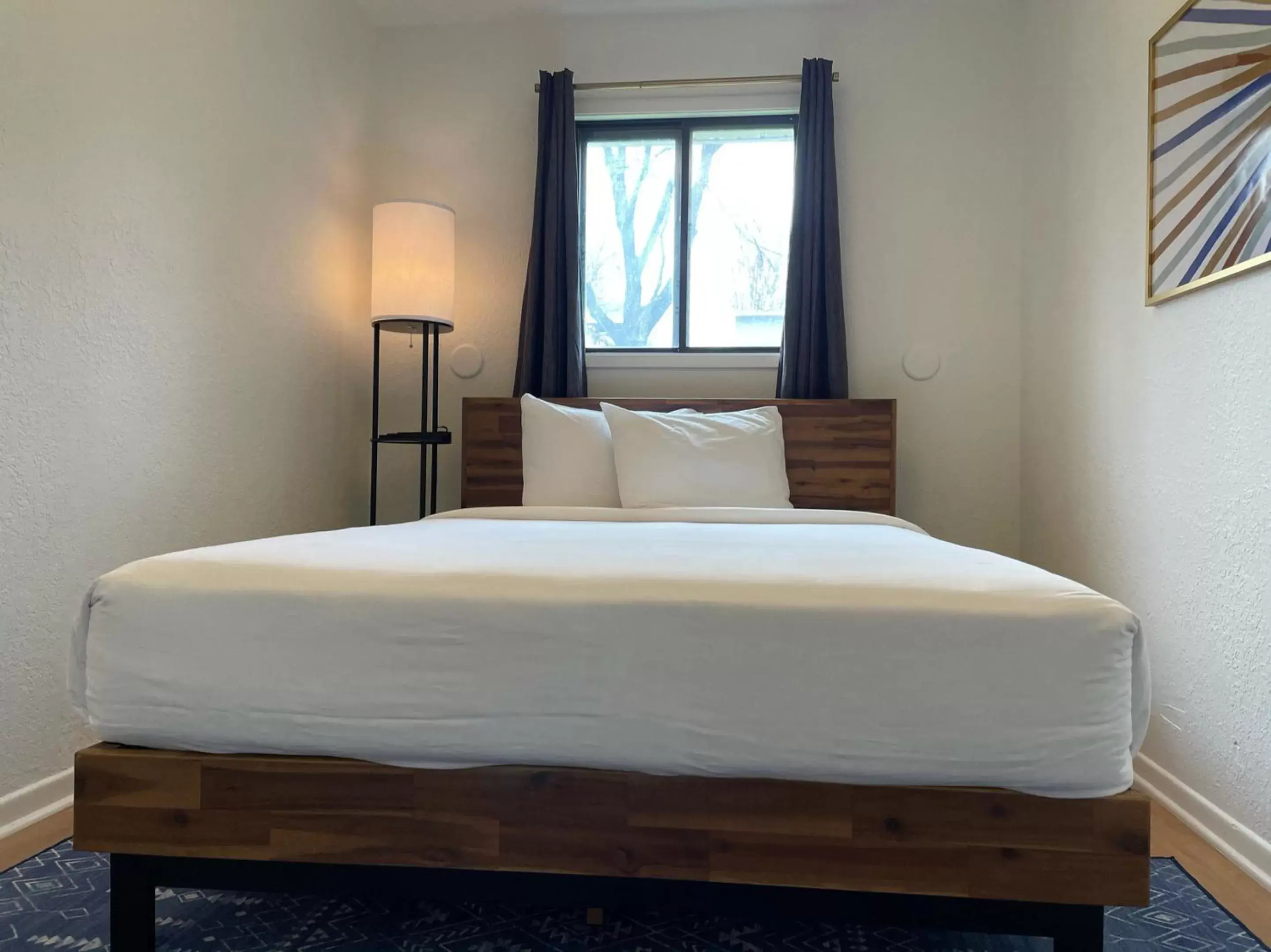 Bedroom, Bed in Simmer Motel