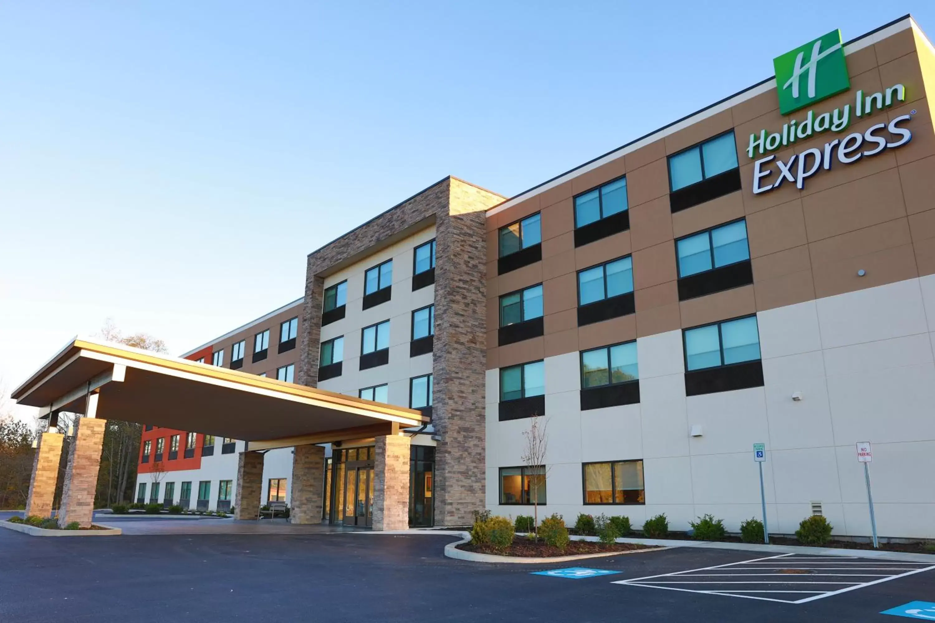 Property Building in Holiday Inn Express - Oneonta, an IHG Hotel