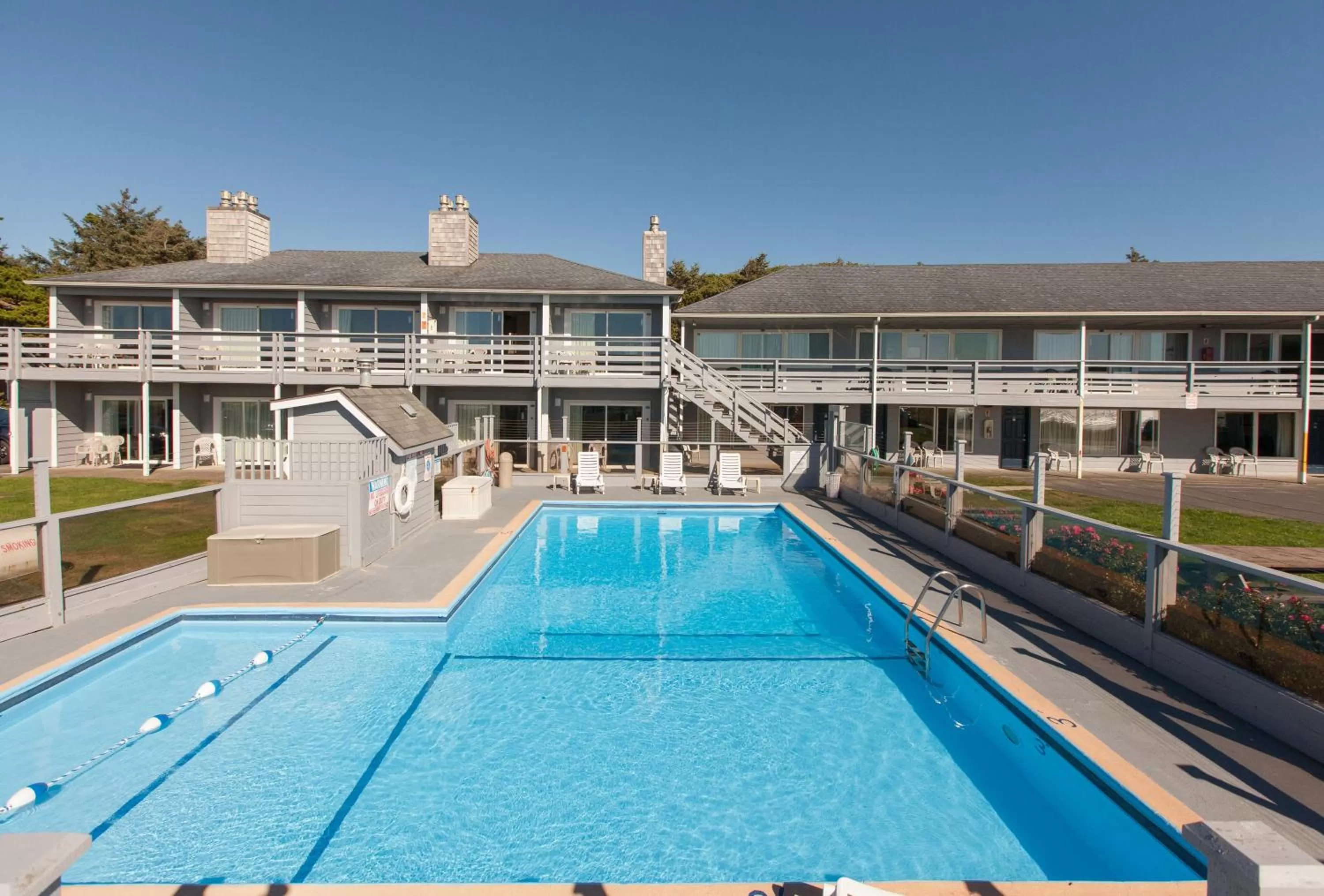 Facade/entrance, Swimming Pool in Sunset Surf Motel