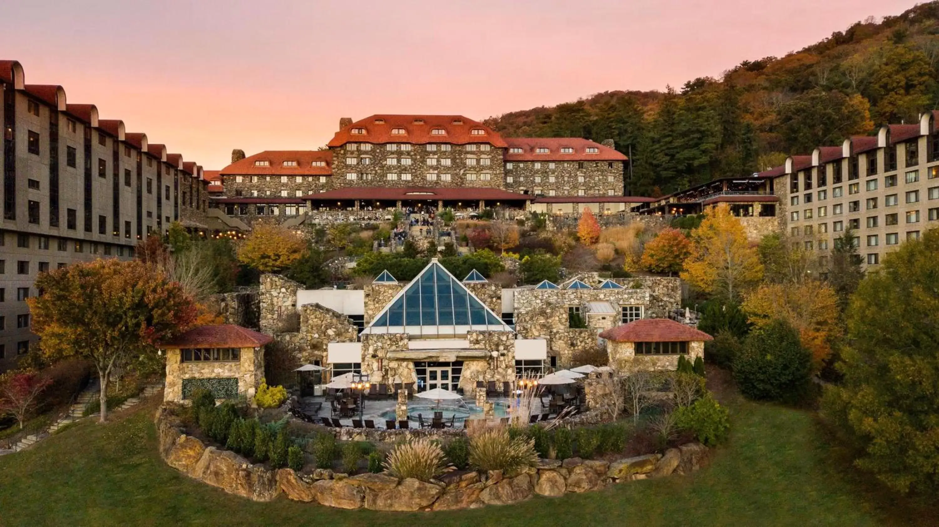 Property building, Bird's-eye View in The Omni Grove Park Inn - Asheville