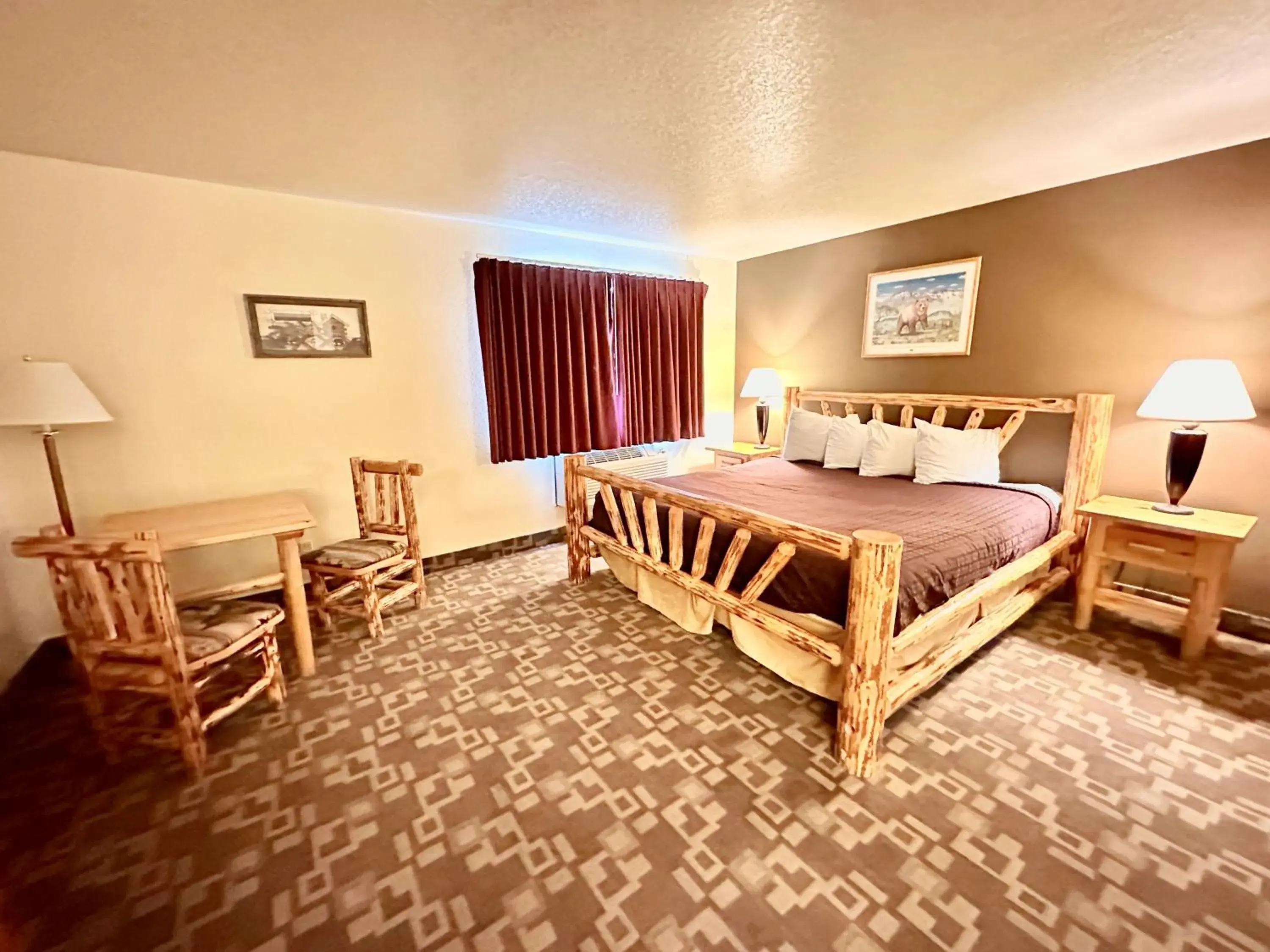 Bedroom in FairBridge Inn, Suites & Conference Center – Missoula