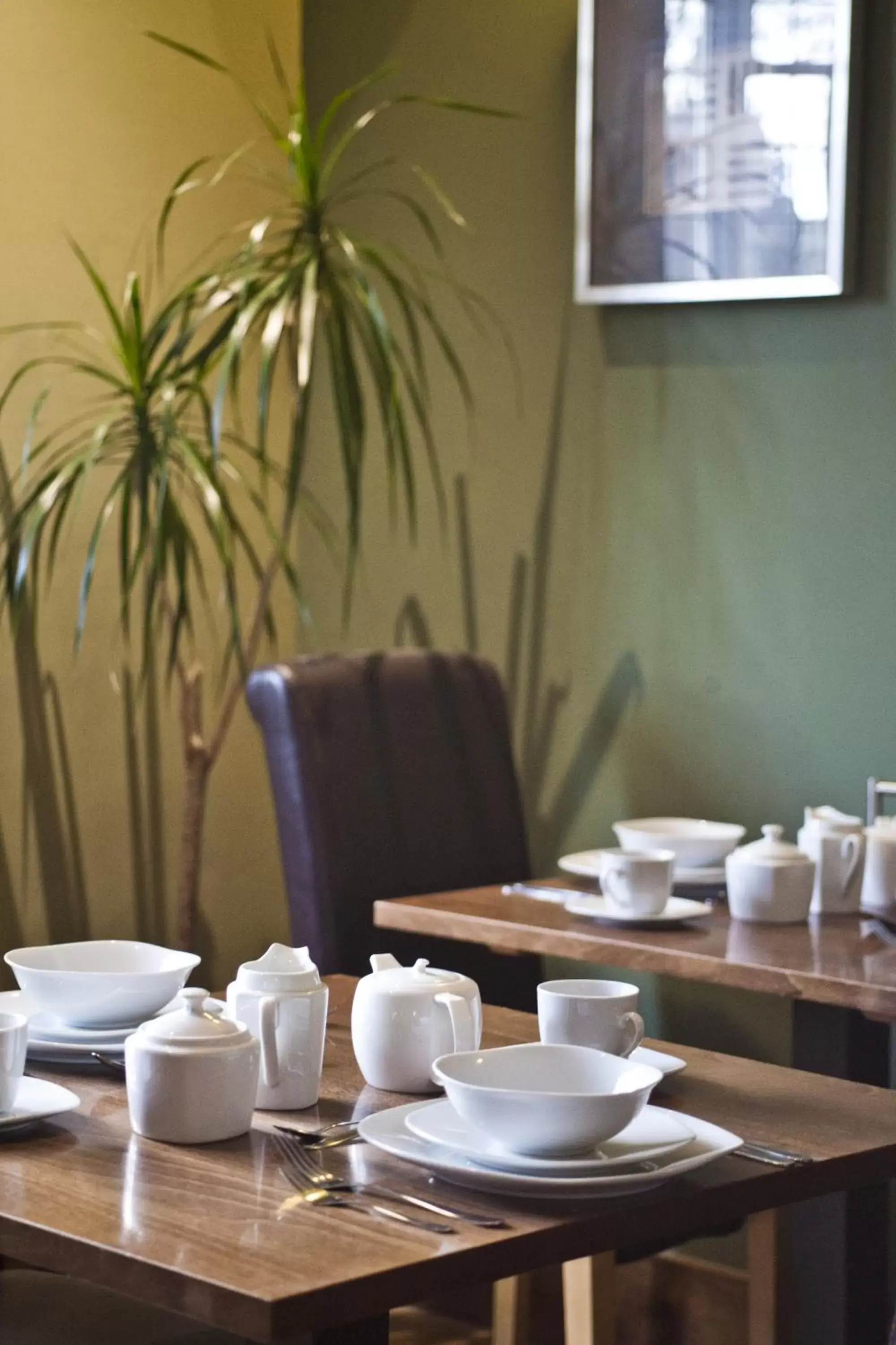 Dining area in Burton Stone Inn - Free Parking on site