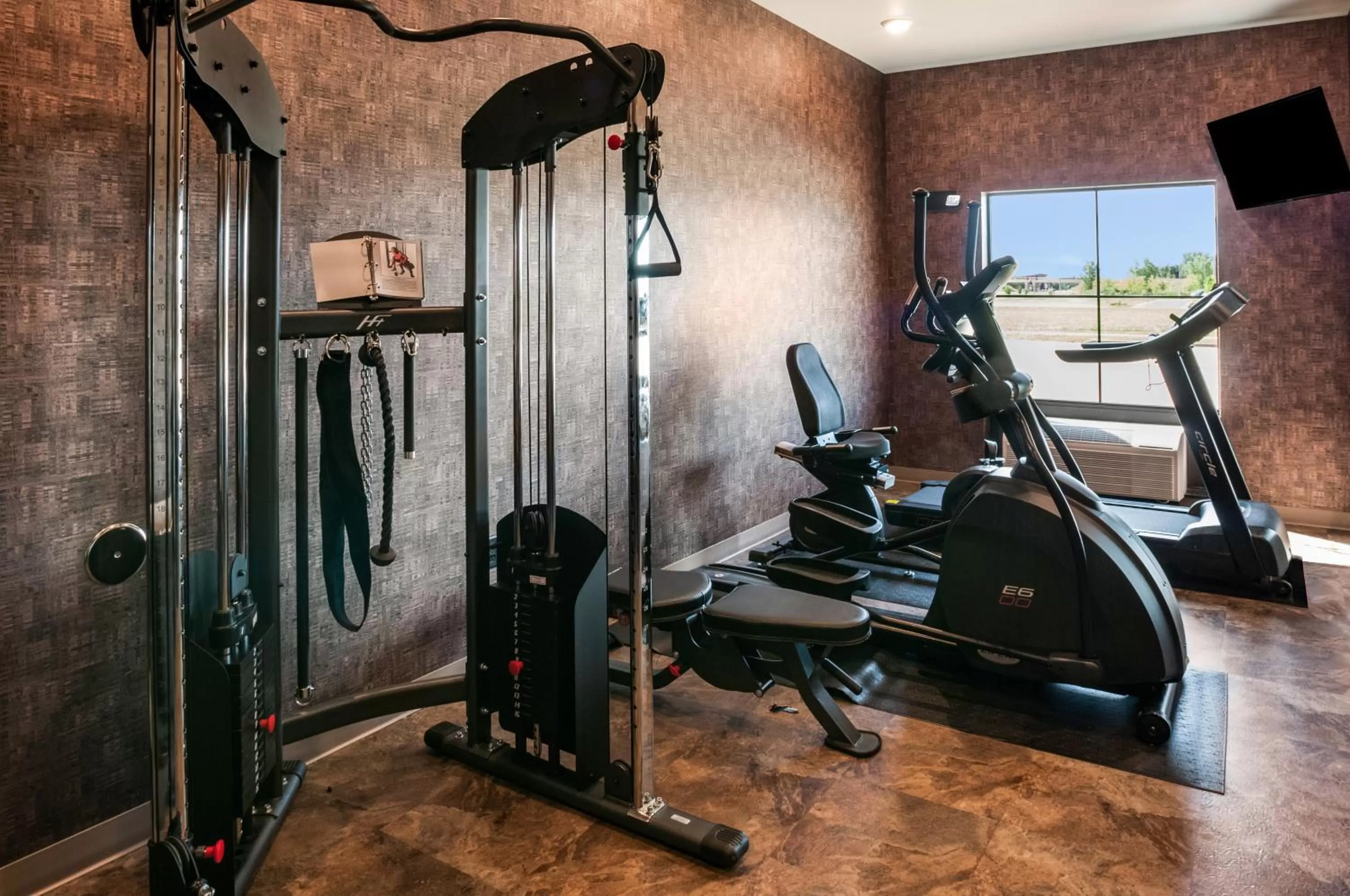 Fitness centre/facilities in Cobblestone Hotel & Suites Appleton International Airport