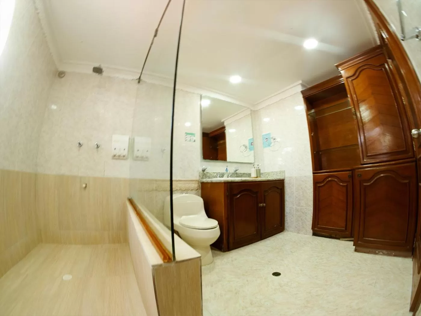 Shower in Hotel Koray