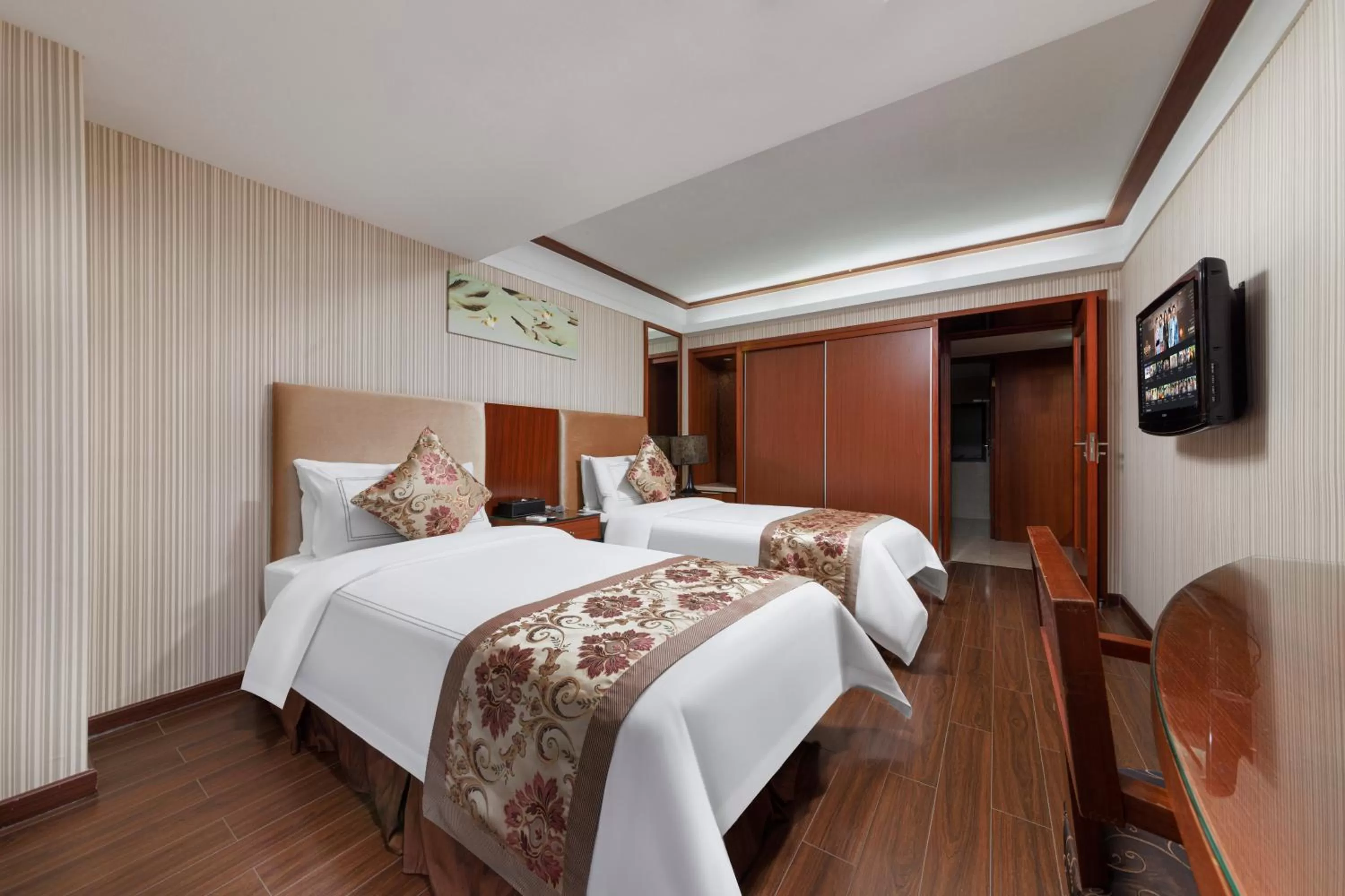 Bedroom, Bed in Sunflower Hotel &Residence, Futian Port Branch