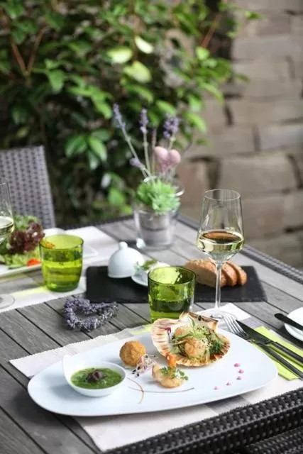 Restaurant/places to eat in Zu den Drei Linden