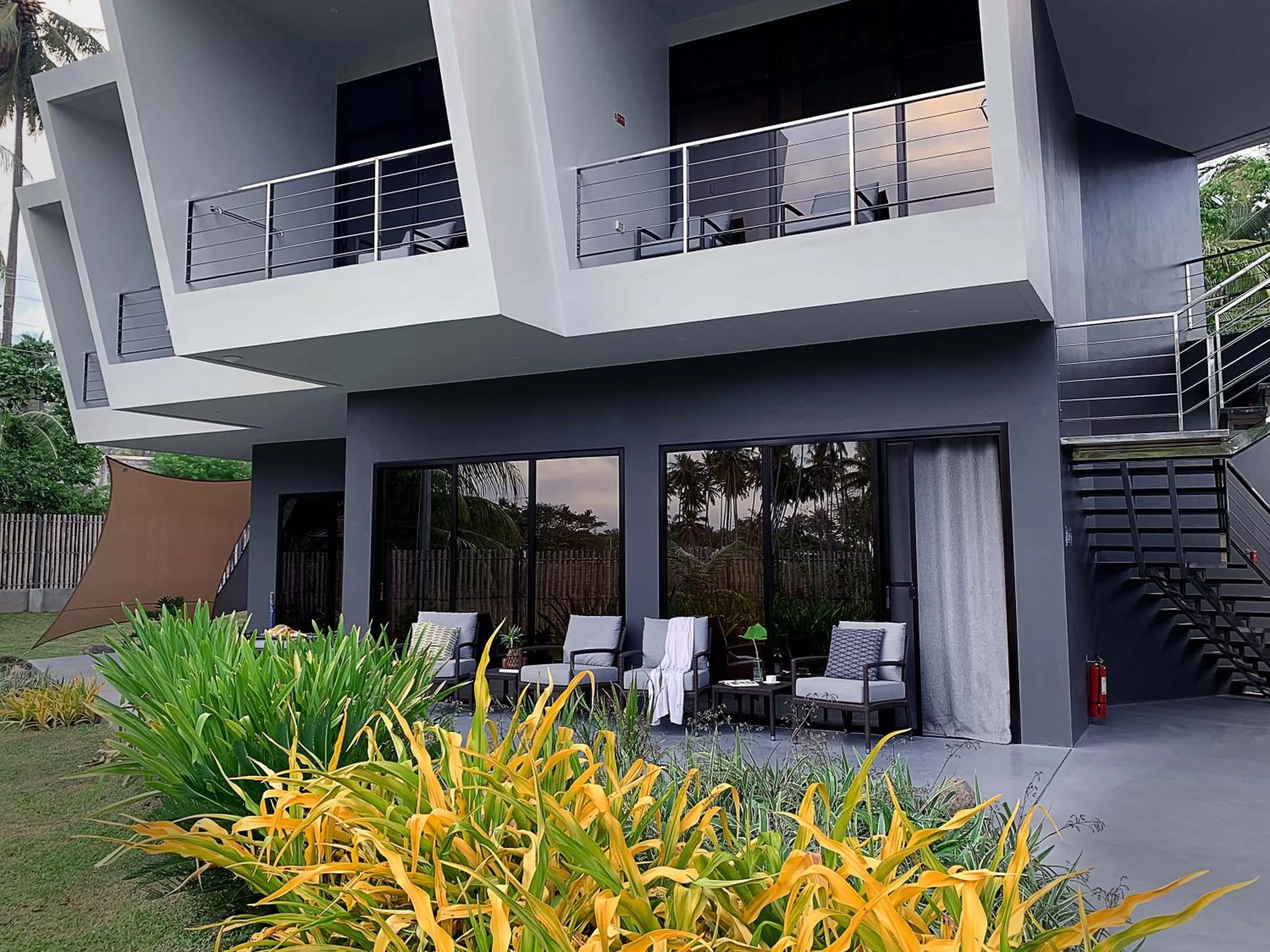 Property building in Mahi Mahi Dive Resort