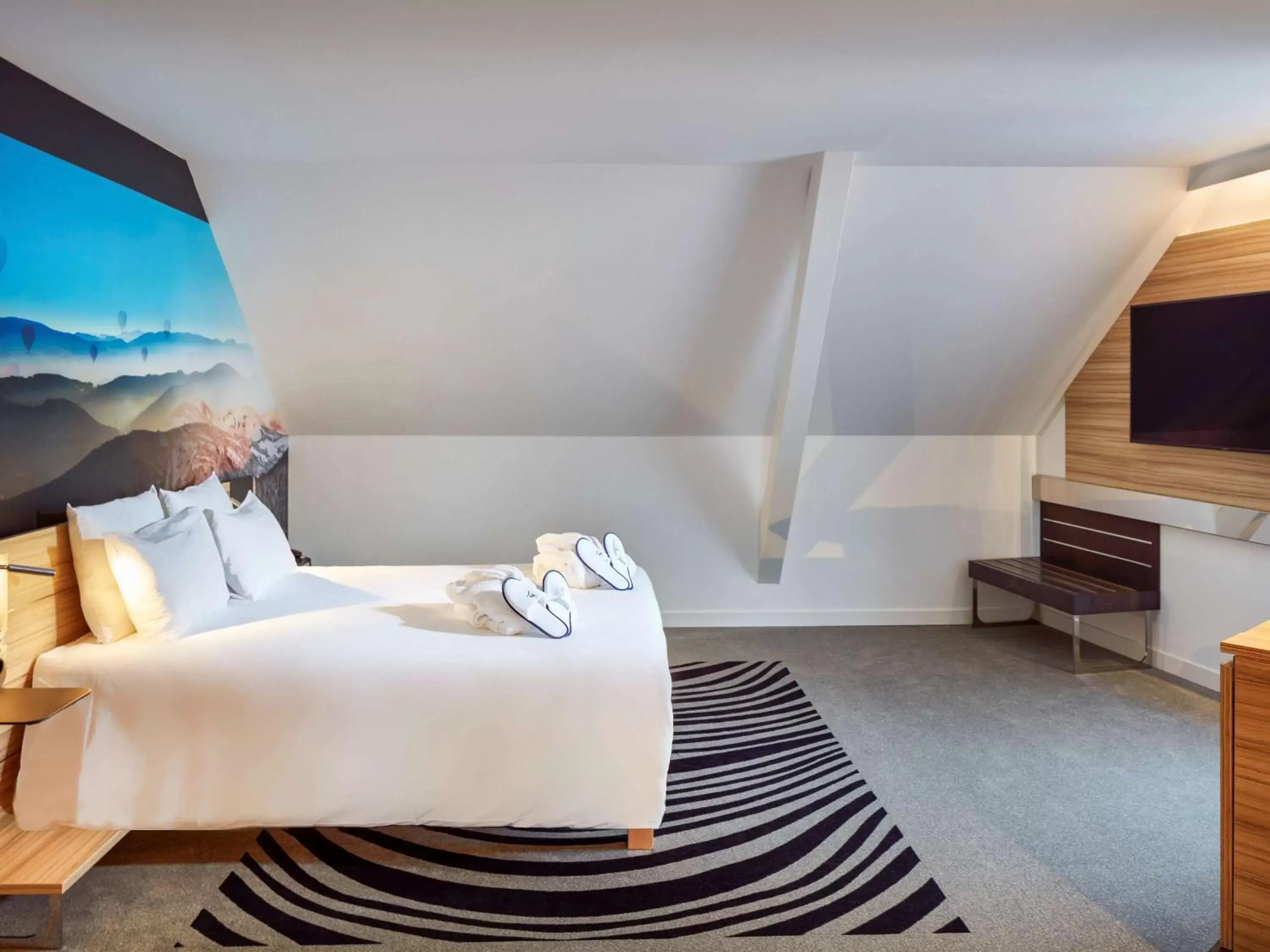 Photo of the whole room, Bed in Novotel Suites Colmar Centre