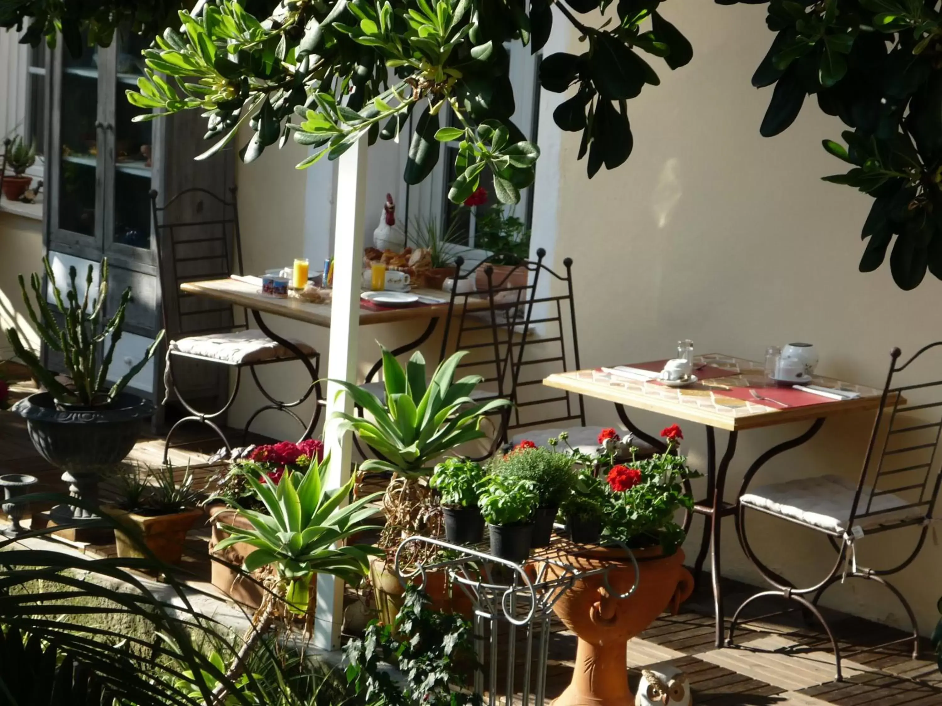 Balcony/Terrace, Restaurant/Places to Eat in Logis Hôtel Villa Victorine