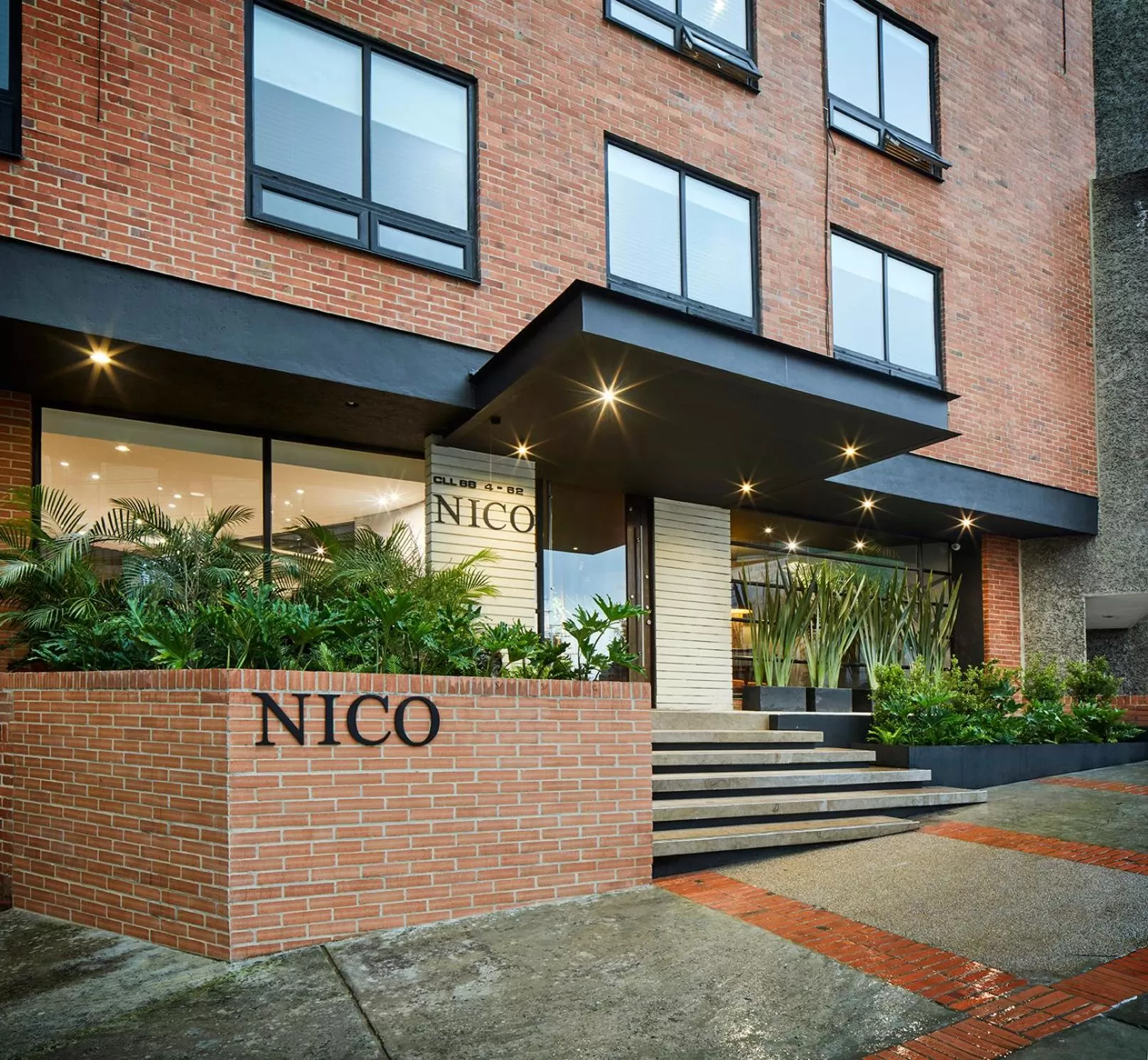 Facade/entrance in Nico Apartasuites
