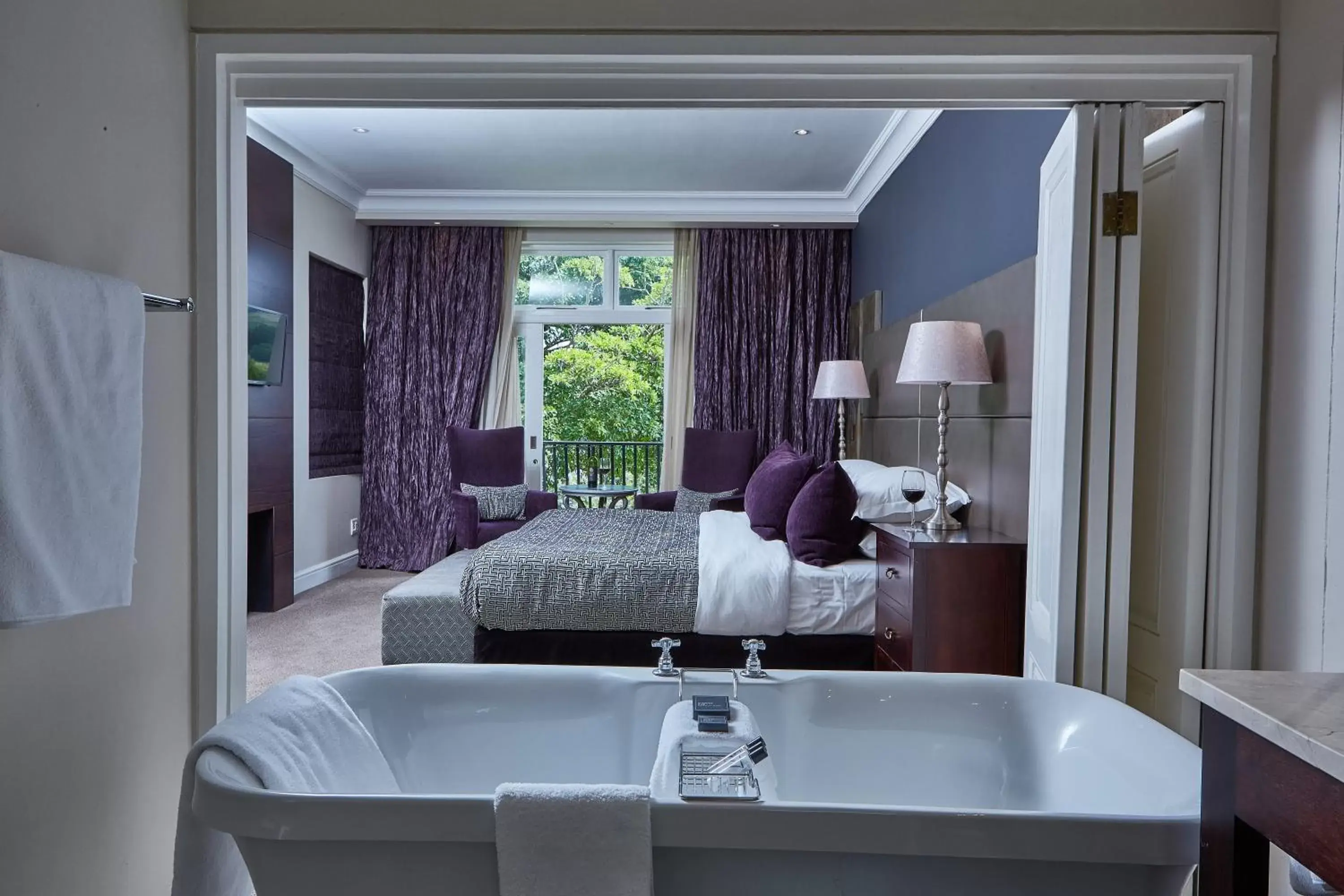 Bedroom, Bathroom in The Devon Valley Hotel