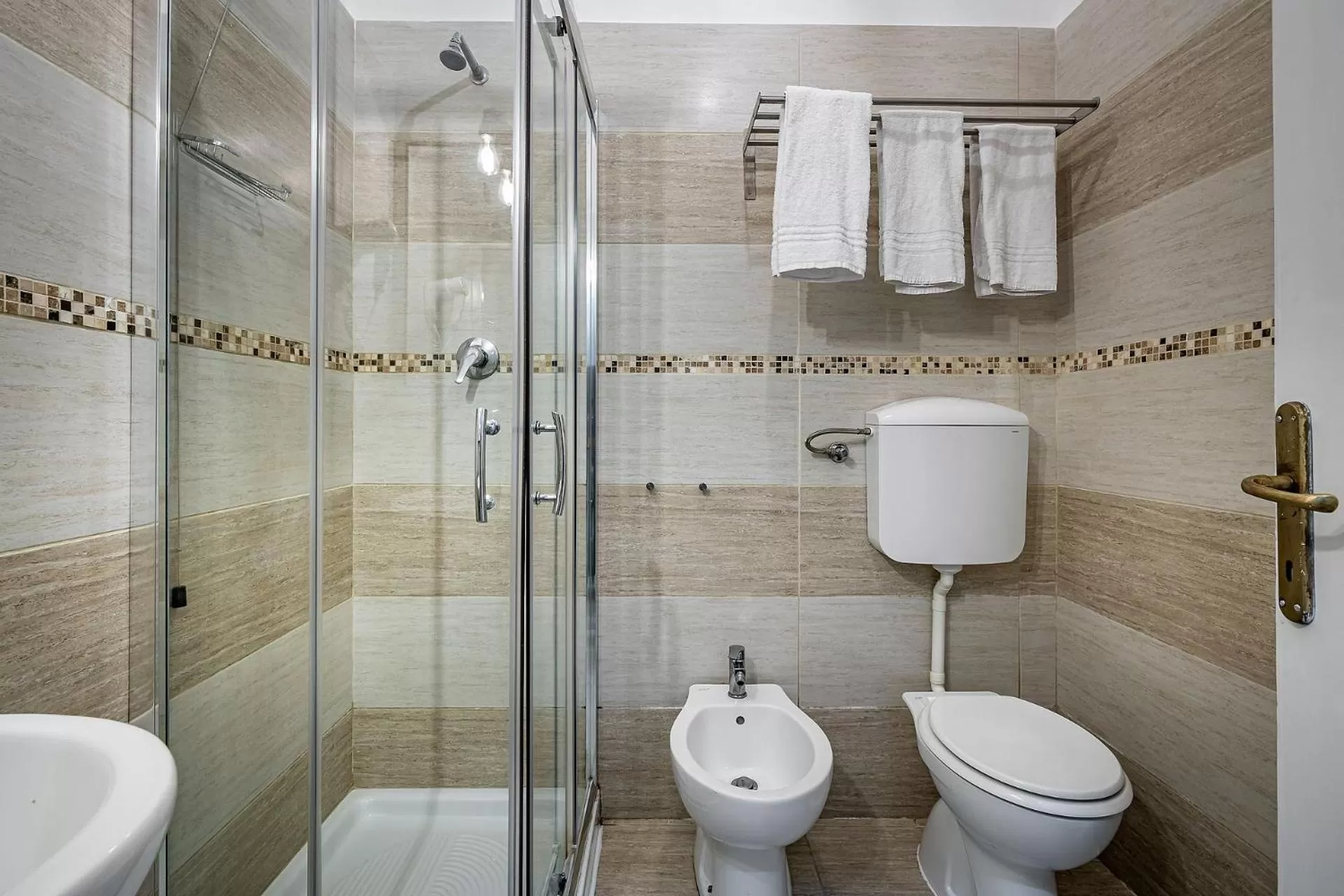 Bathroom in HOTEL VENETO con accesso ZTL