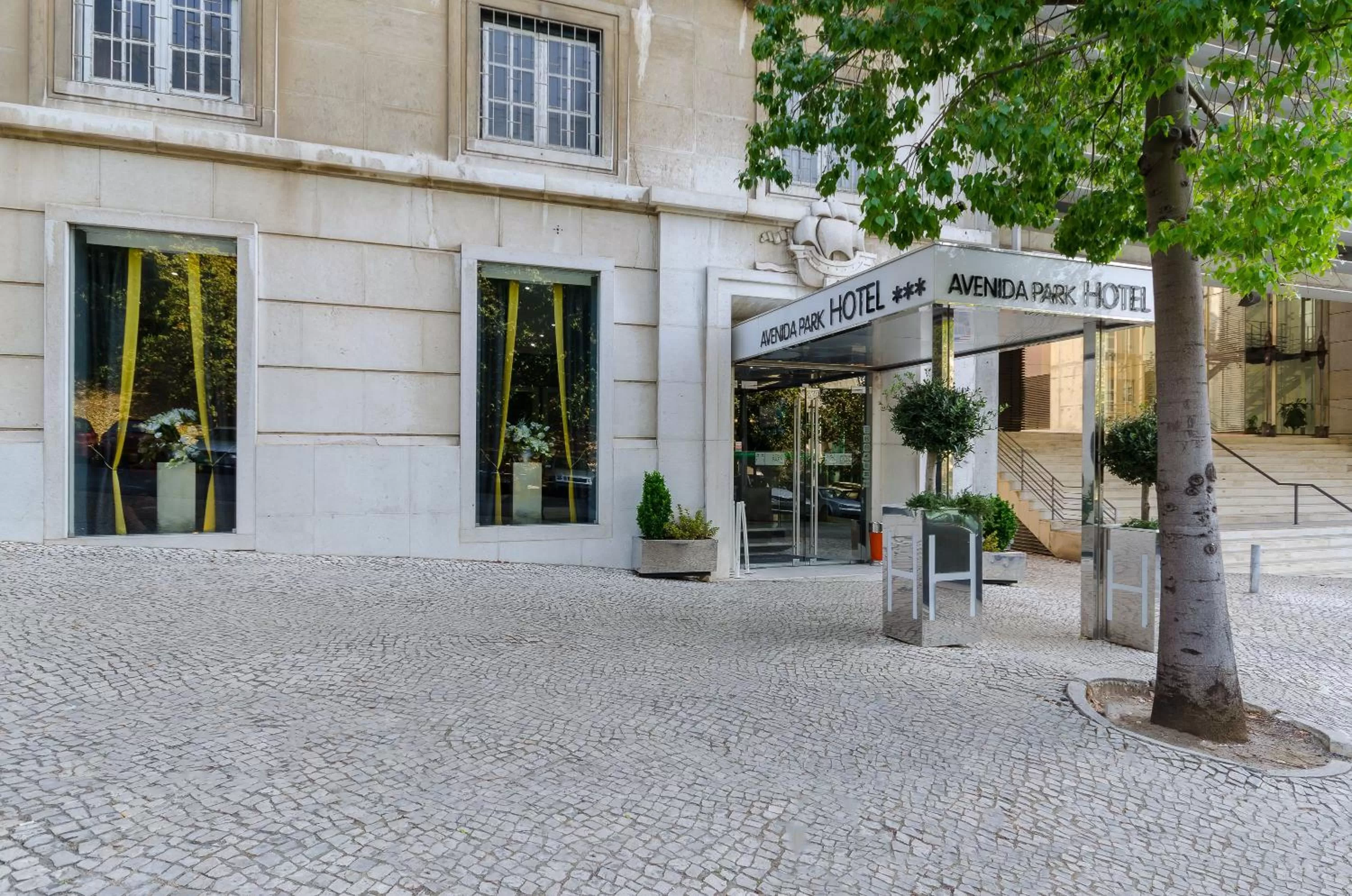 Facade/entrance in Hotel Avenida Park