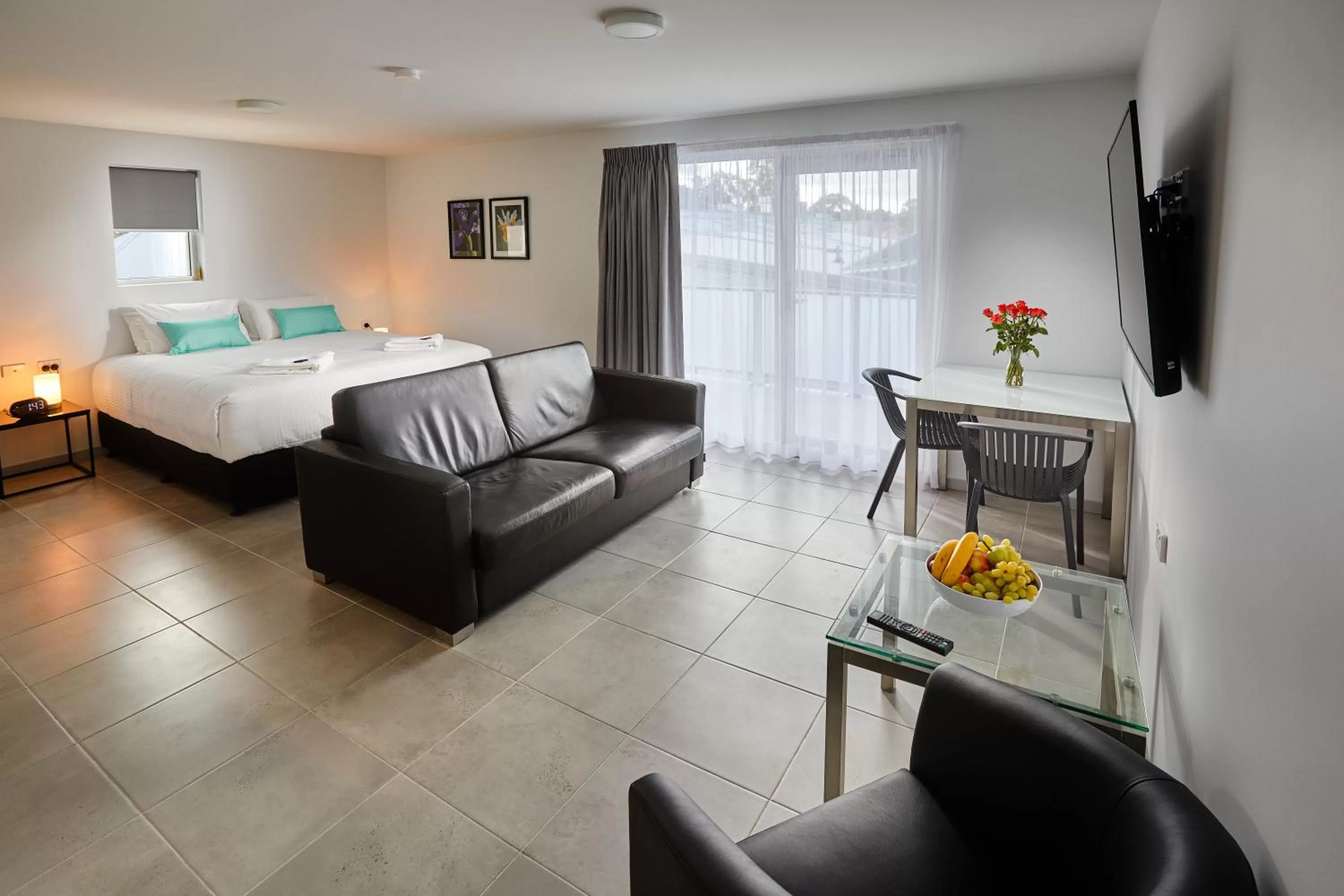 Bed in East Maitland Executive Apartments