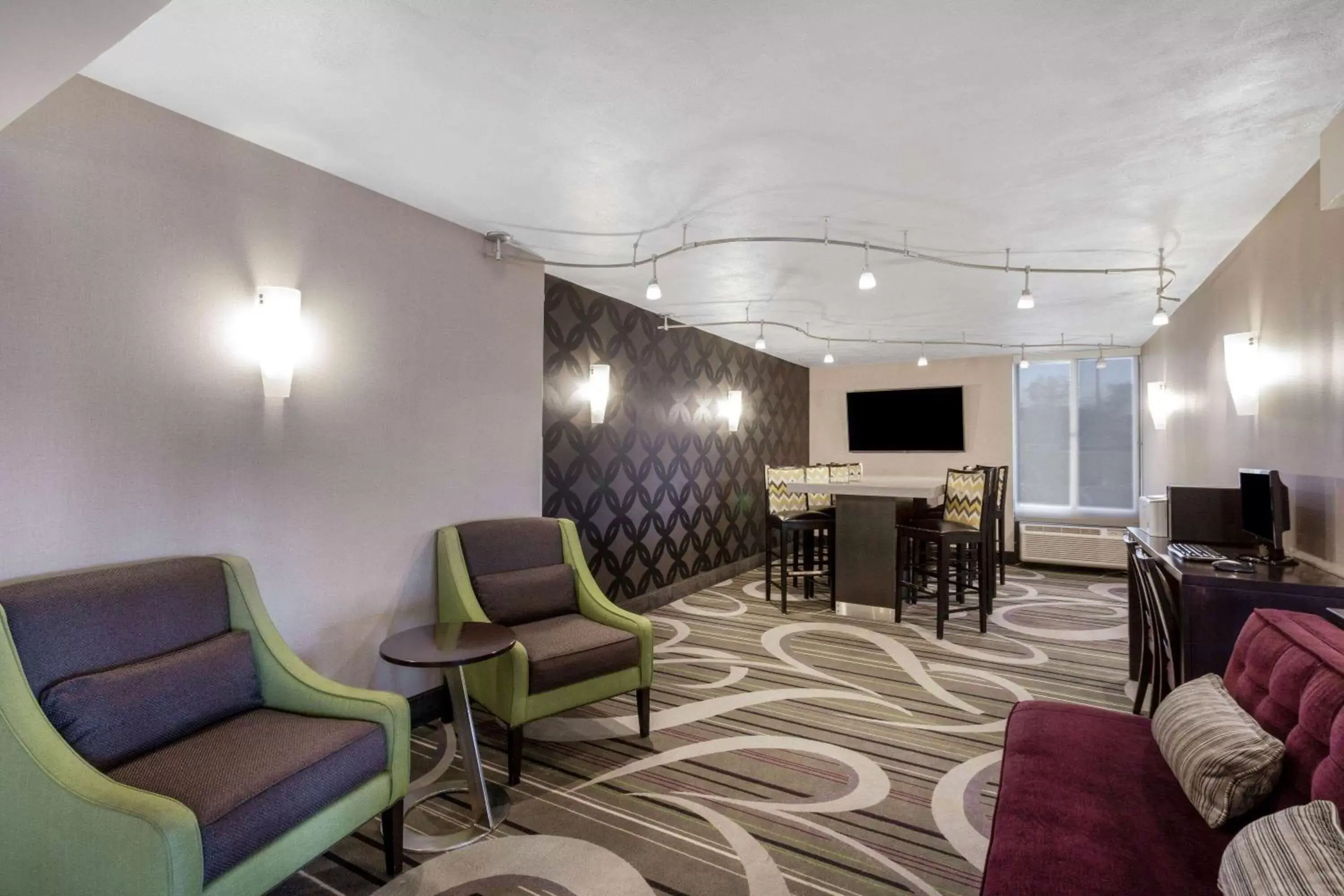 Lobby or reception, Seating Area in La Quinta Inn by Wyndham Binghamton - Johnson City