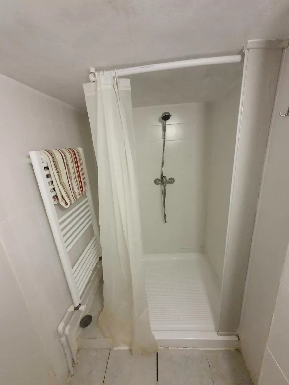 Bathroom in The Floor Piata Unirii