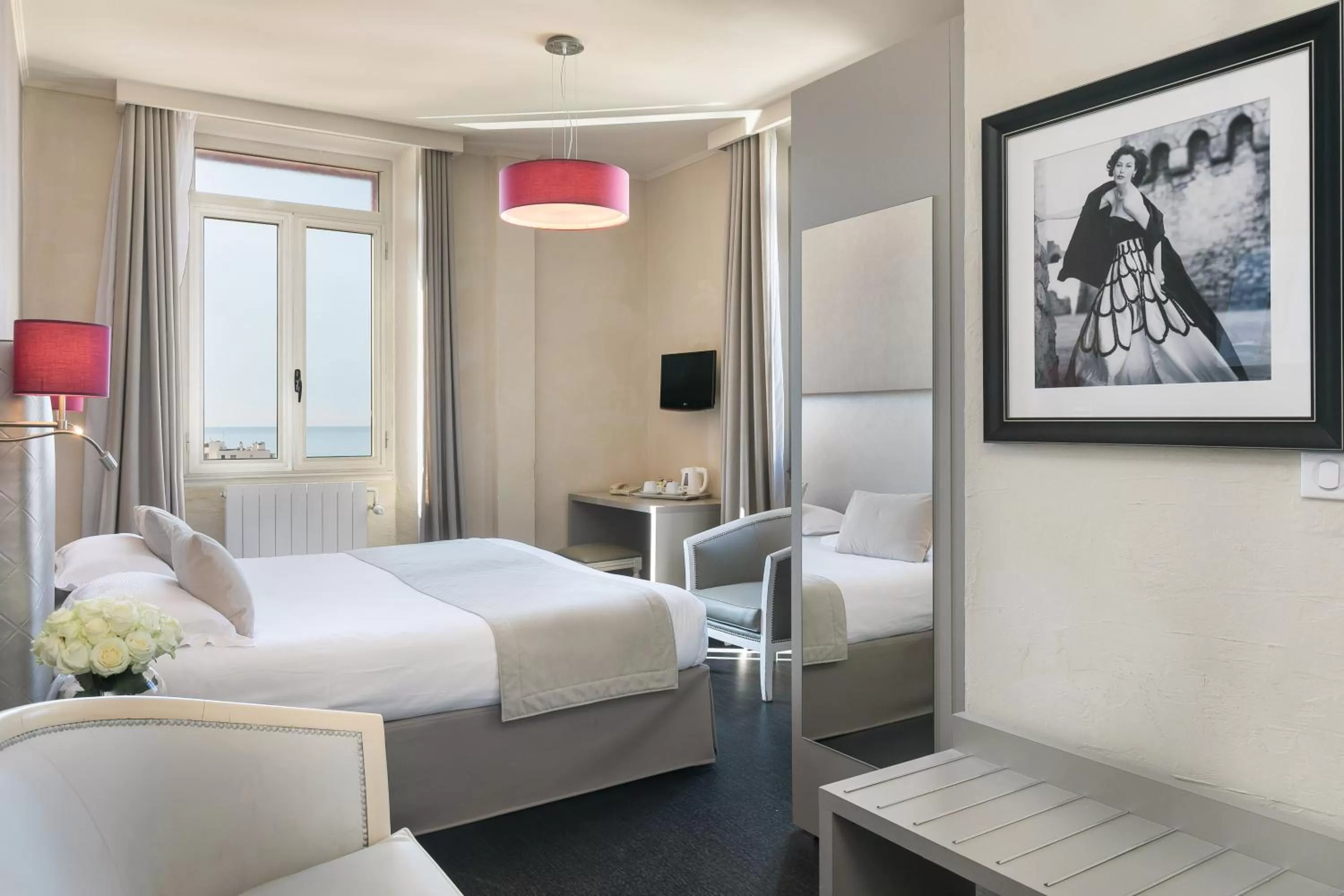 Deluxe Double or Twin Room with Sea or Pool View in Best Western Hôtel des Orangers Cannes