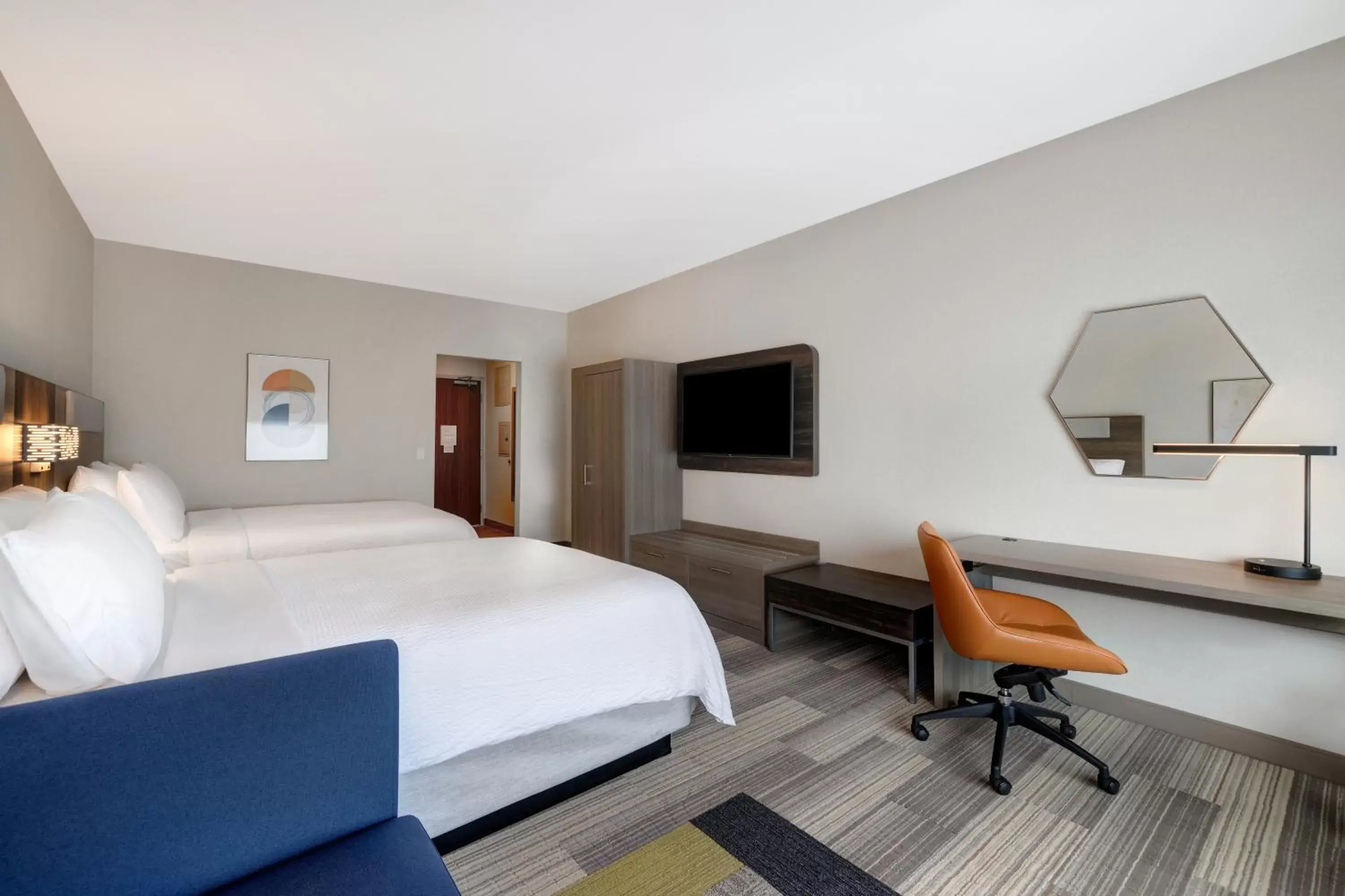 Photo of the whole room in Holiday Inn Express & Suites - Glendale Downtown