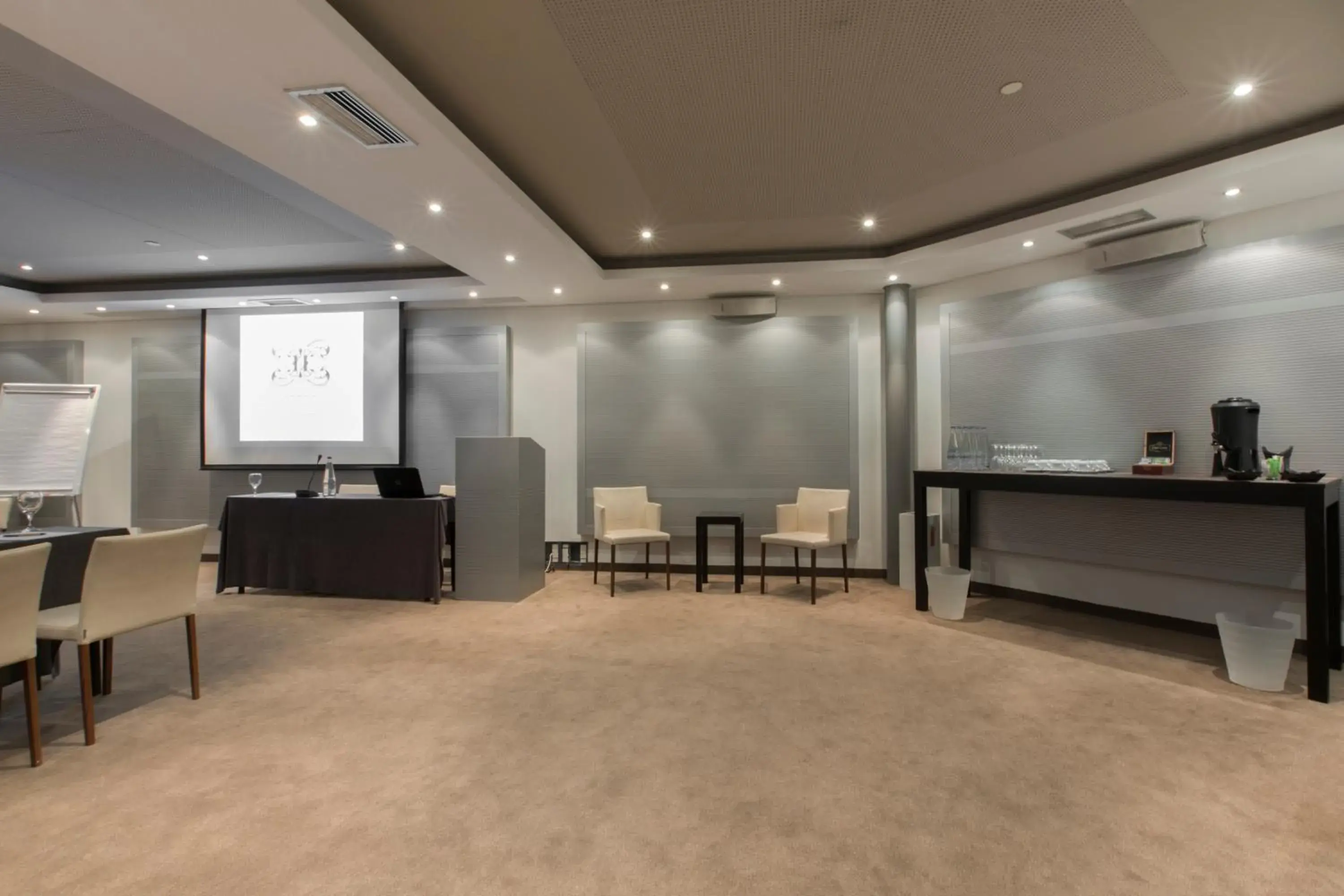 Meeting/conference room in Excelsior Hotel