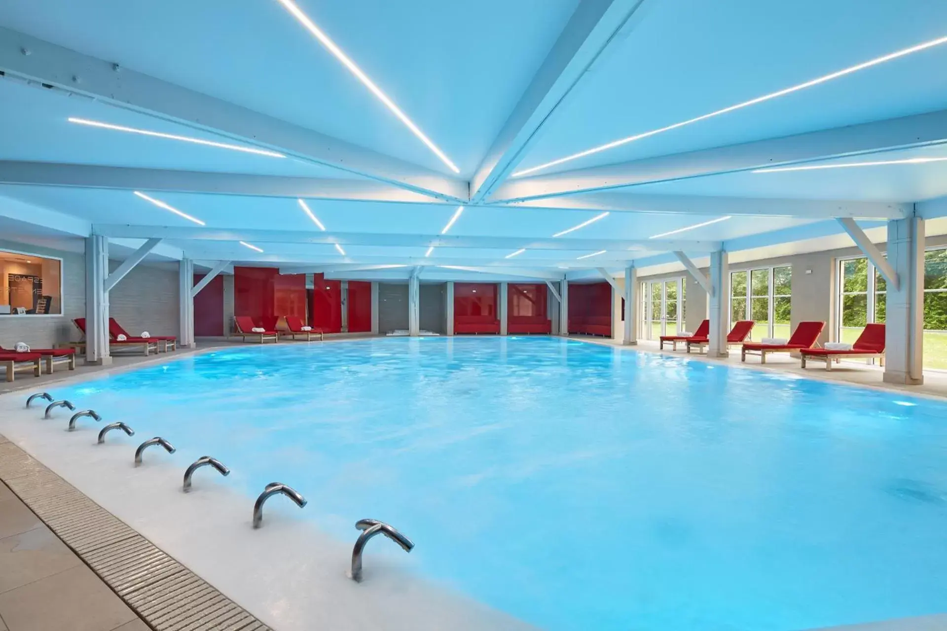 Property building, Swimming Pool in Le Grand Hôtel Le Touquet-Paris-Plage