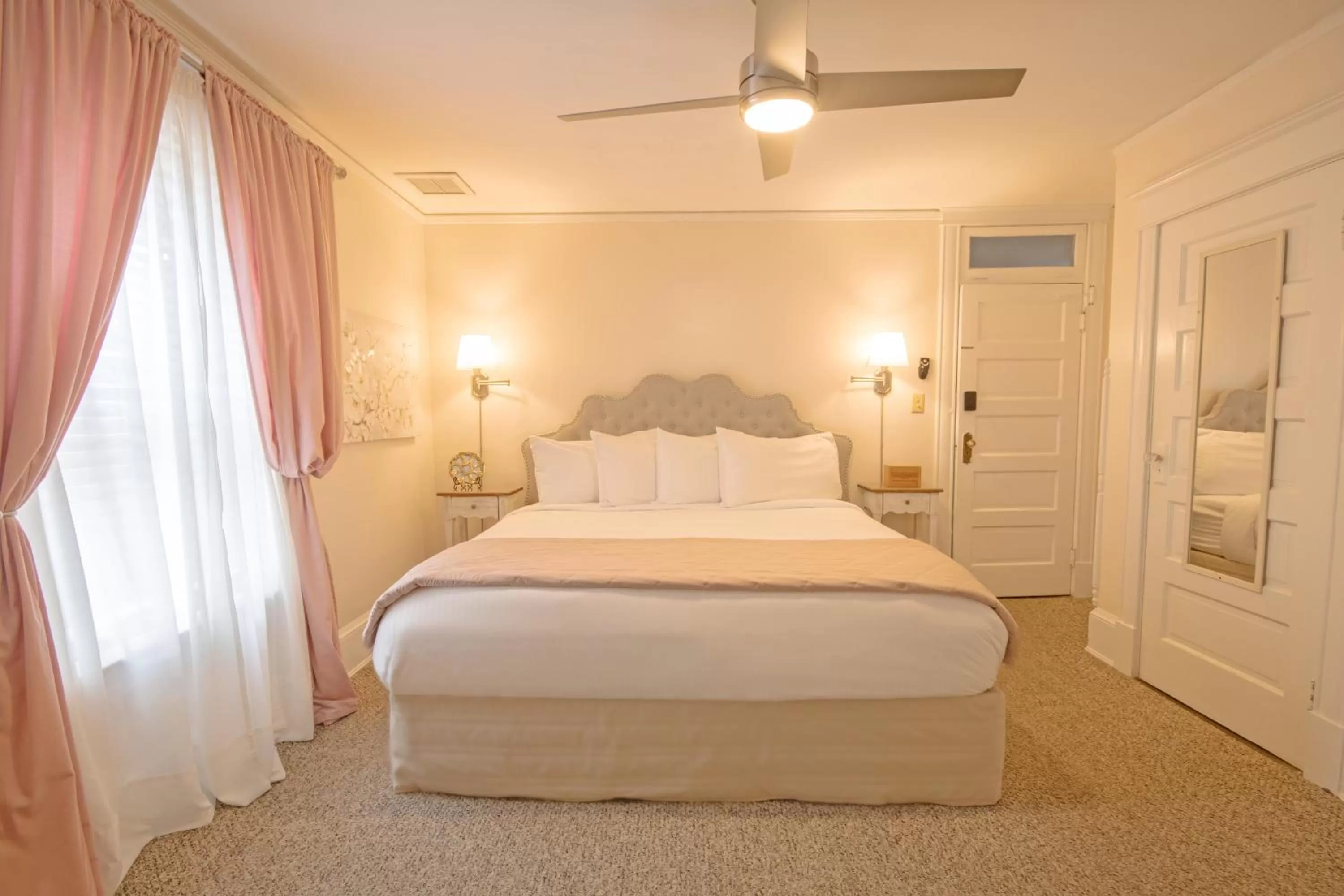 Bed in Inn on Charlotte