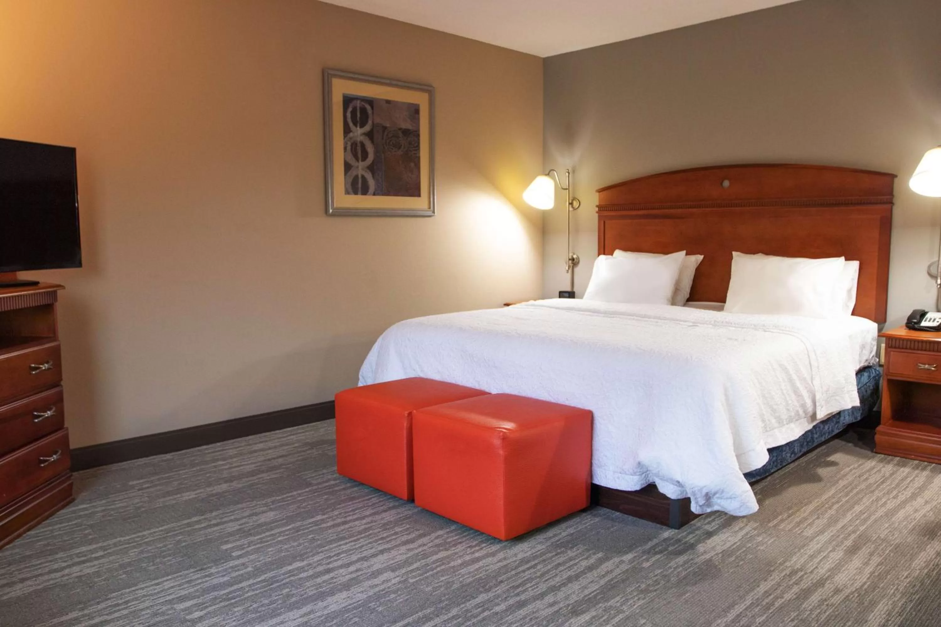 Bed in Hampton Inn Gloucester