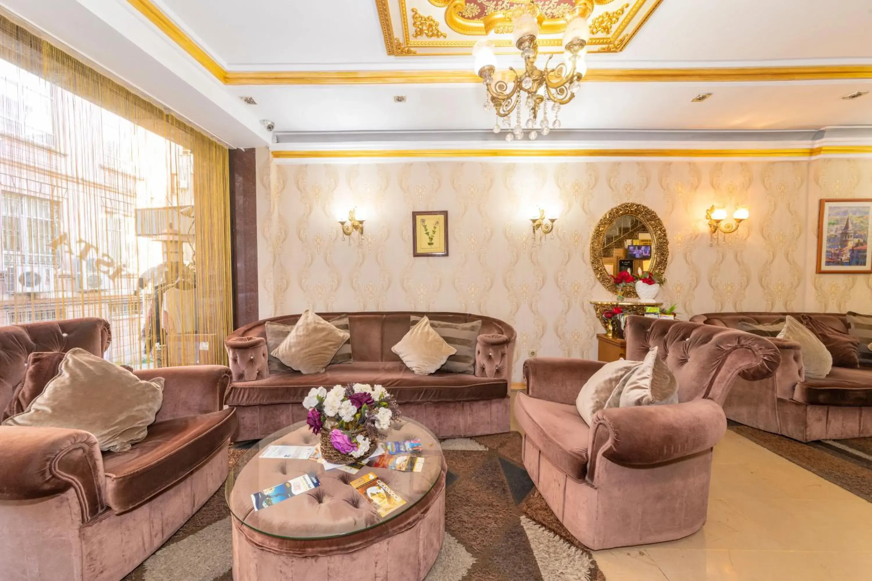 Lobby or reception, Seating Area in Ista Palace Hotel