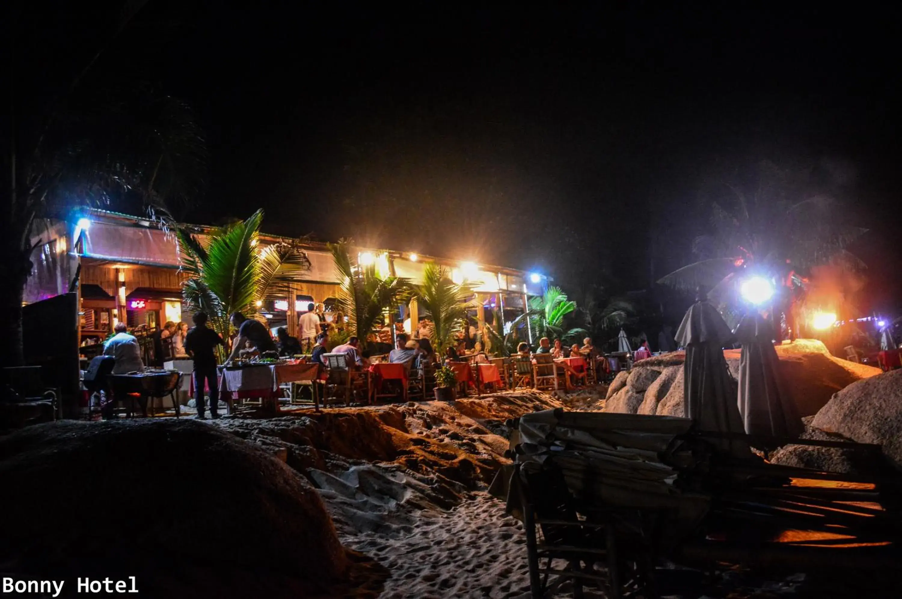 Restaurant/places to eat in Bonny Hotel 4 Floors No Elevator Restaurant/places to eat in Bonny Hotel 4 Floors No Elevator