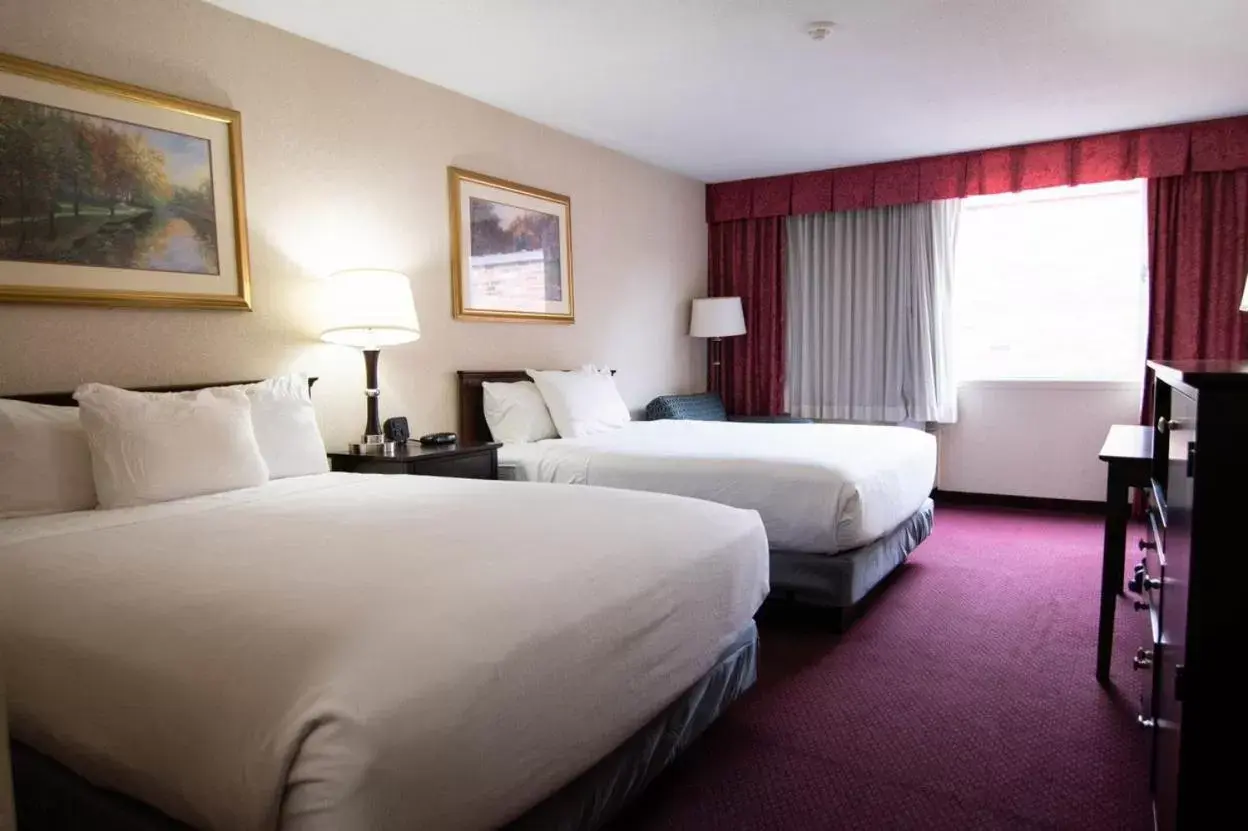 Superior Queen Room in Fireside Inn & Suites Portland Superior Queen Room in Fireside Inn & Suites Portland