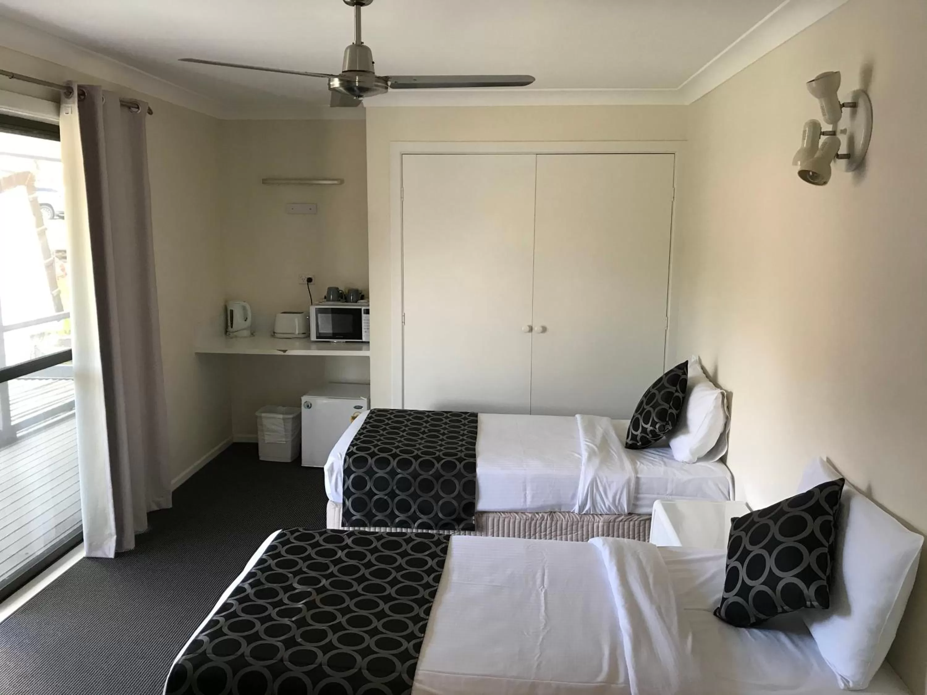 Bed in Coffs Shearwater Motel