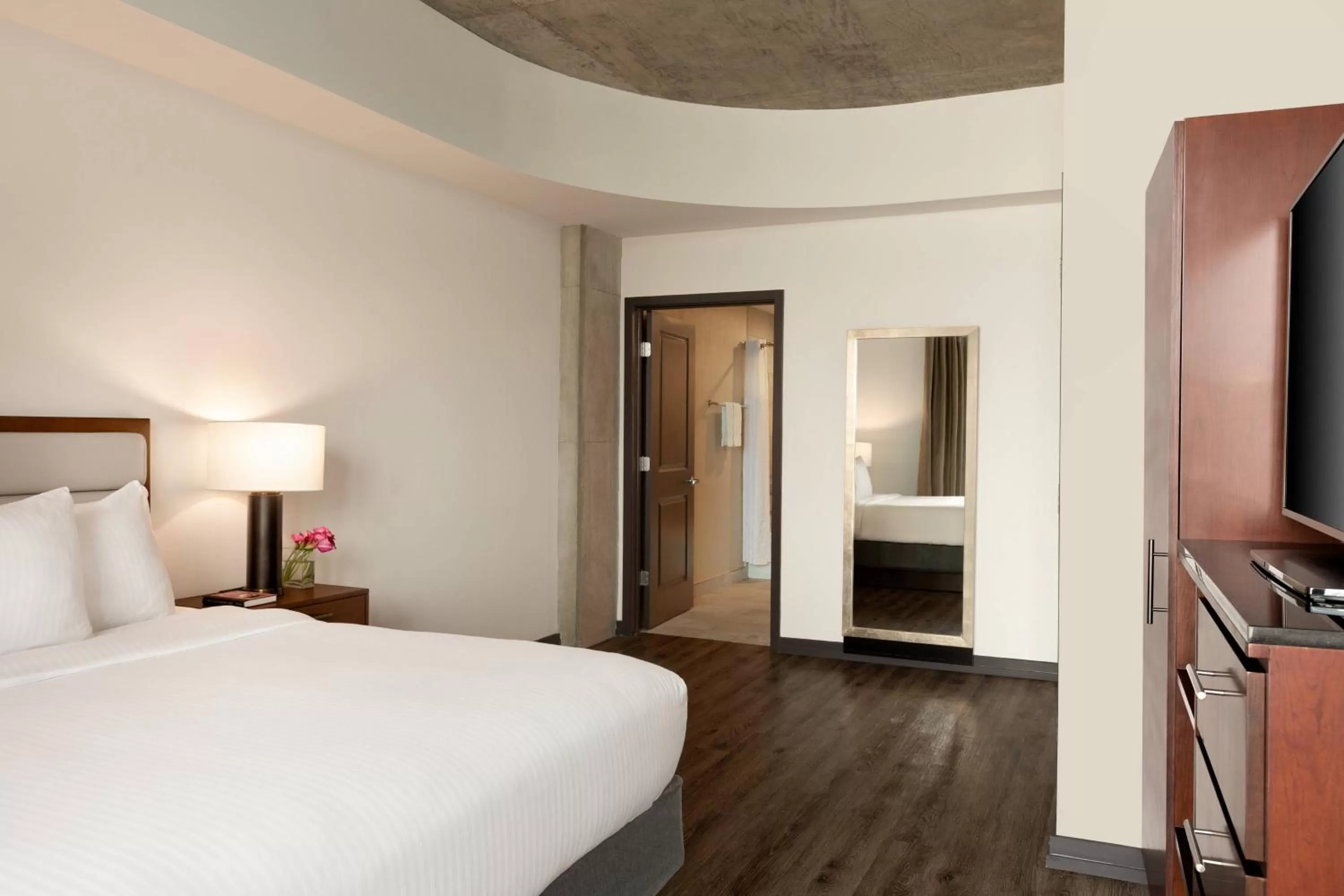 Bedroom, Bed in Twelve Midtown, Autograph Collection