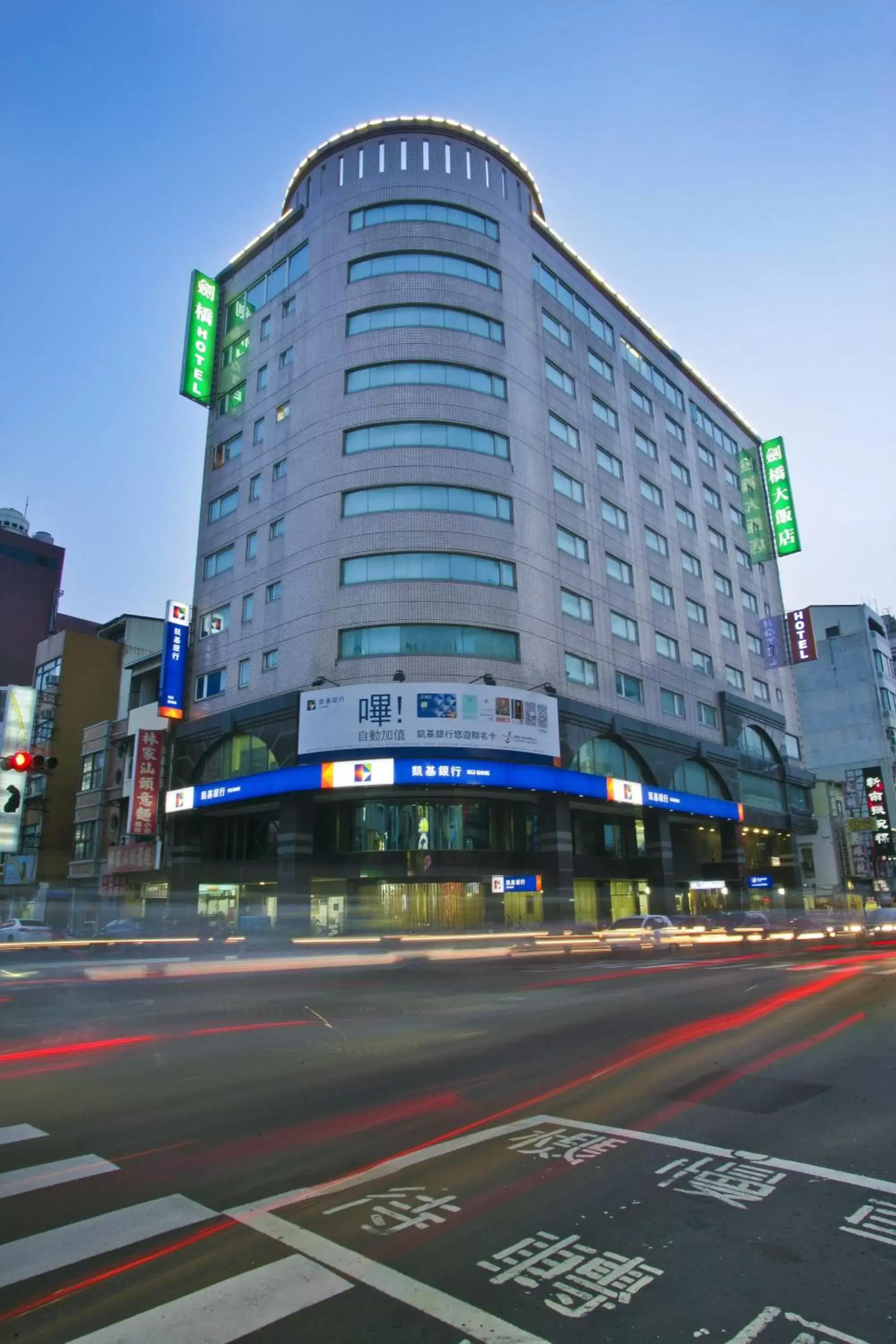 Property Building in Cambridge Tainan Hotel