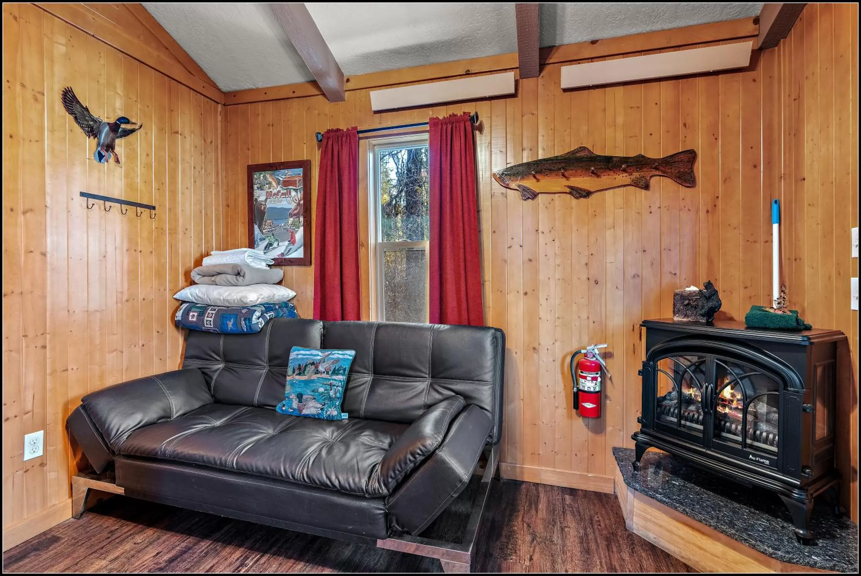 Living room, Seating Area in Brundage Bungalows