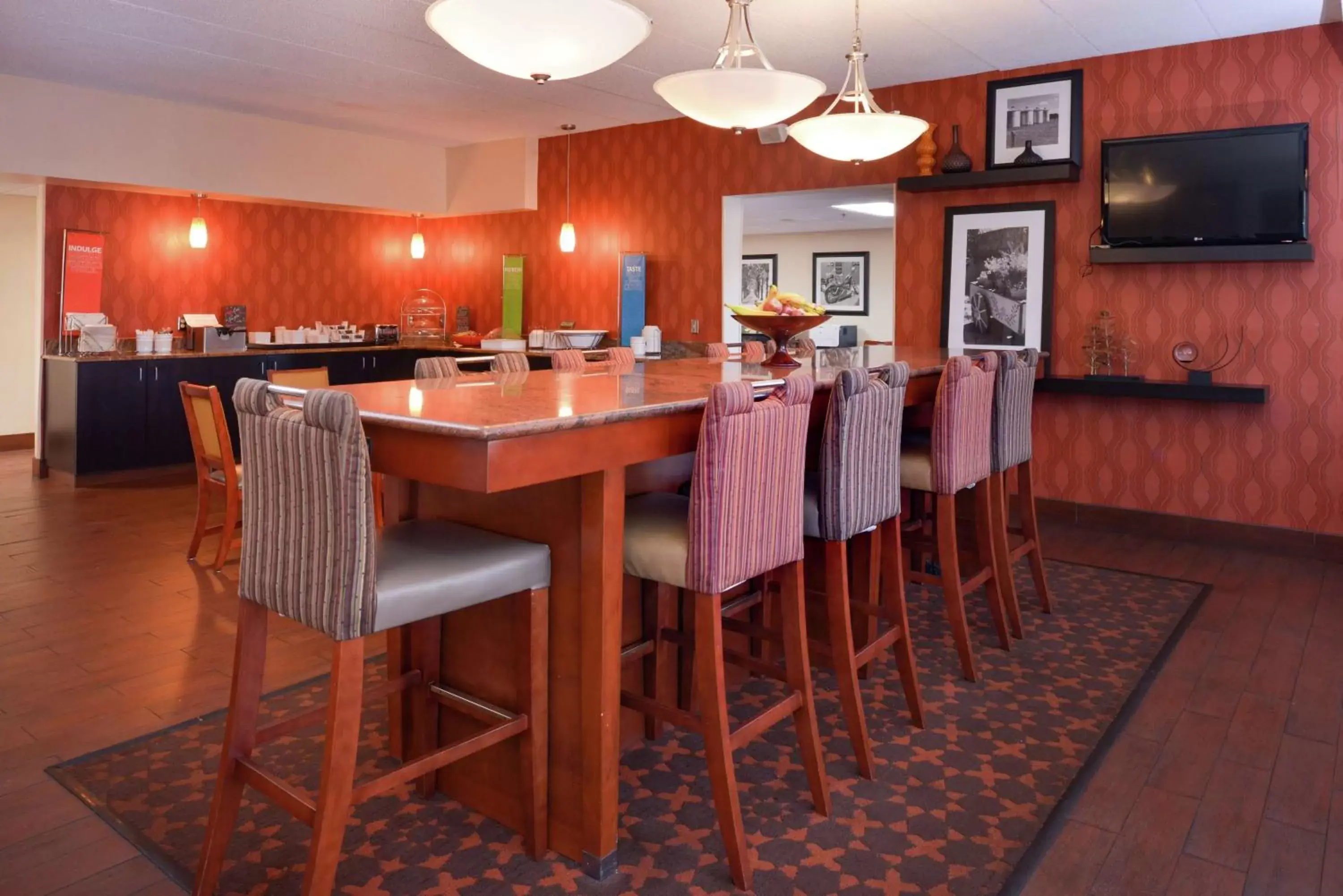 Dining area, Restaurant/Places to Eat in Hampton Inn Columbus-East